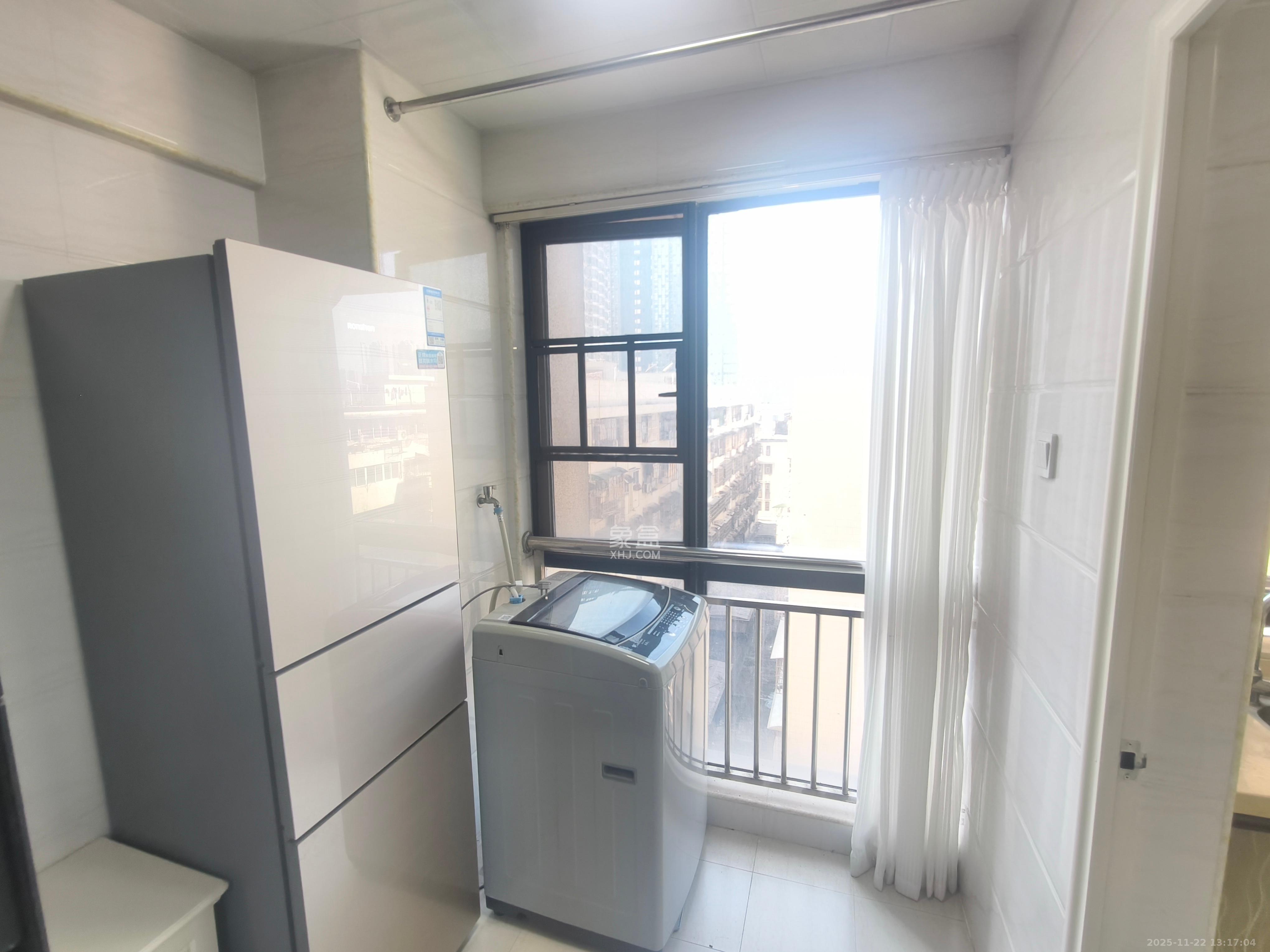 五一钻界  1室1厅1卫    1800.0元/月室内图