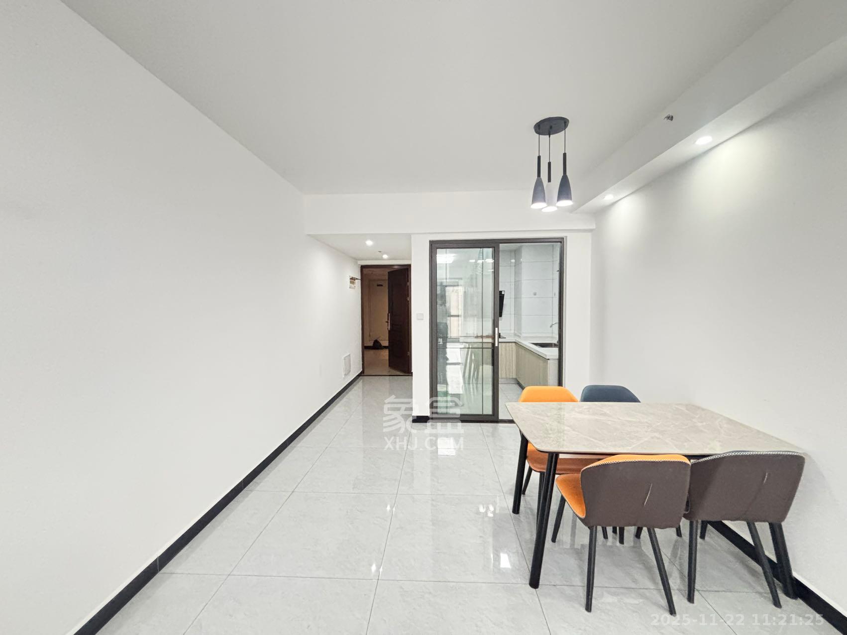 阳光城尚东湾愉景苑 3室2厅1卫 2500.0元/月 阳光城尚东湾愉景苑 3室2厅1卫 2500.0元/月室内图