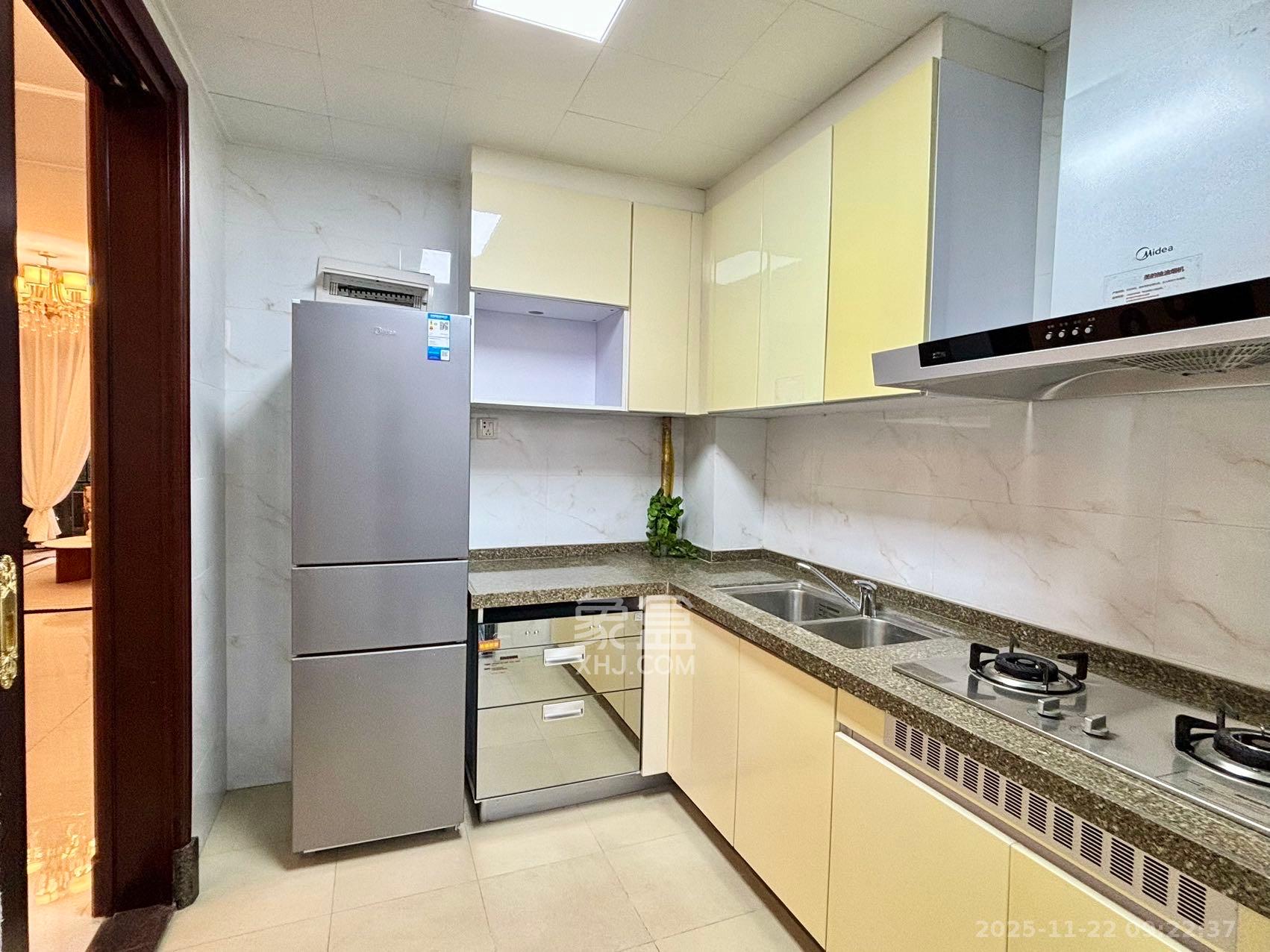 恒大江湾  3室2厅2卫    3180.0元/月室内图