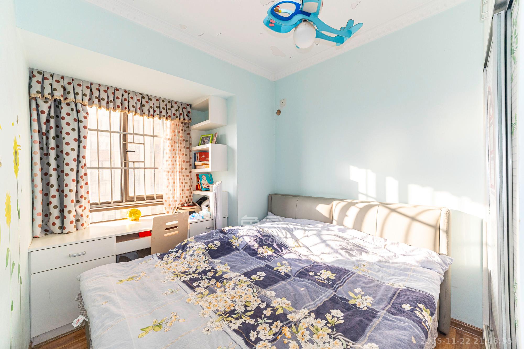 旭辉华庭 2室2厅1卫 42.0万 旭辉华庭 2室2厅1卫 42.0万卧室