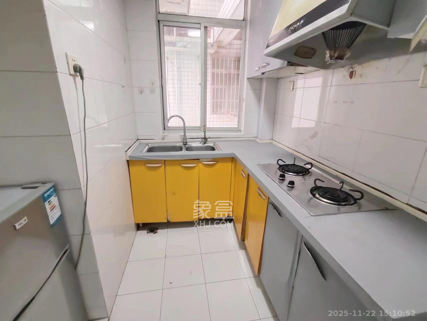 东方新世界  1室1厅1卫    1500.0元/月