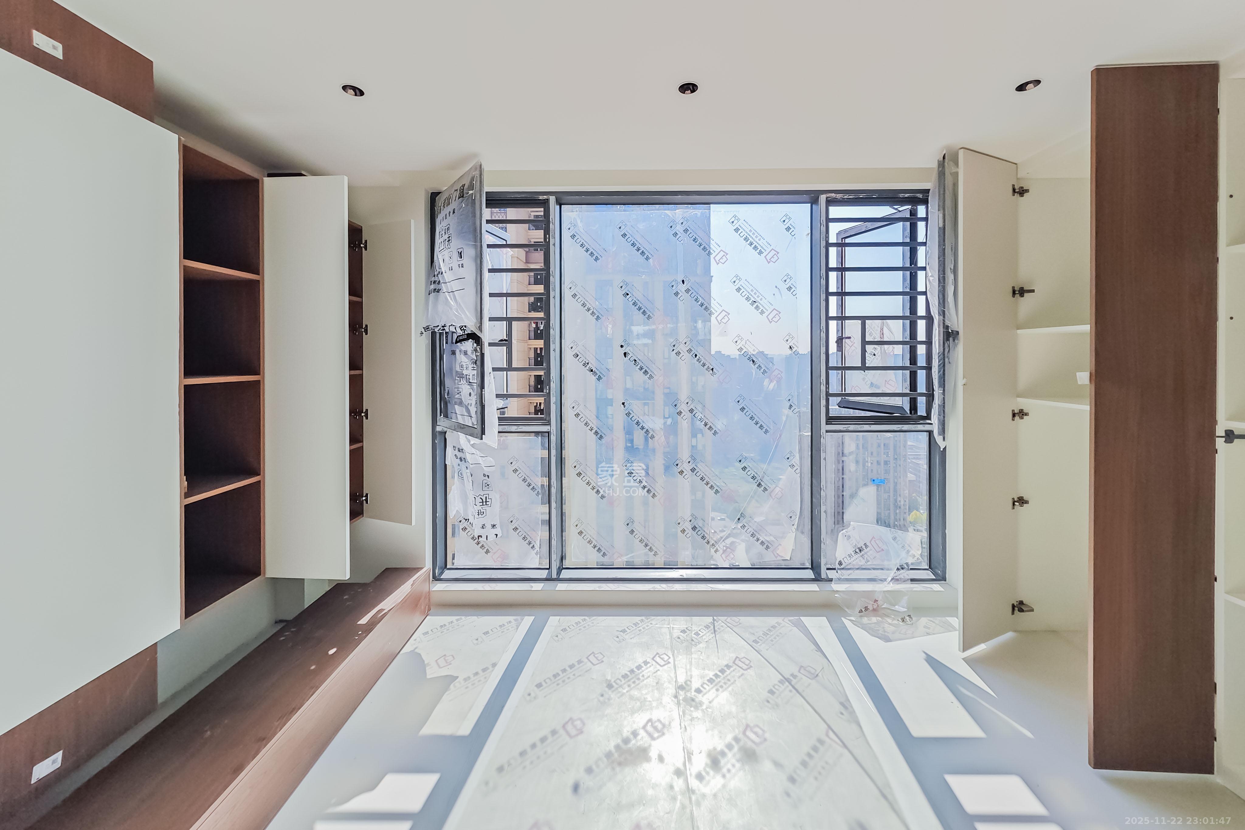 中天星耀城  5室2厅2卫    218.0万其他