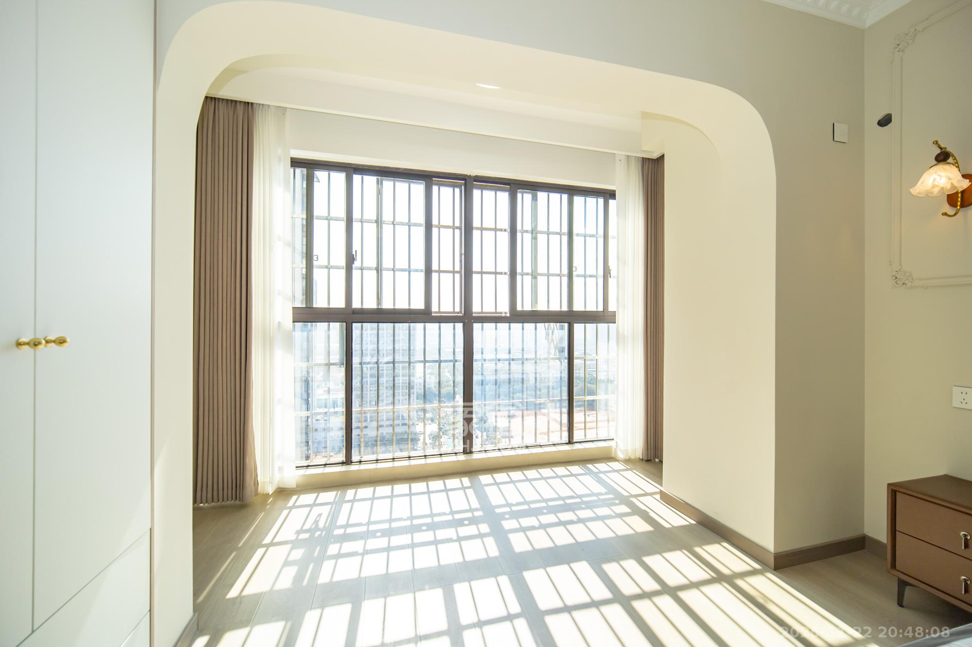 新长海广场 4室2厅2卫 83.8万 新长海广场 4室2厅2卫 83.8万阳台