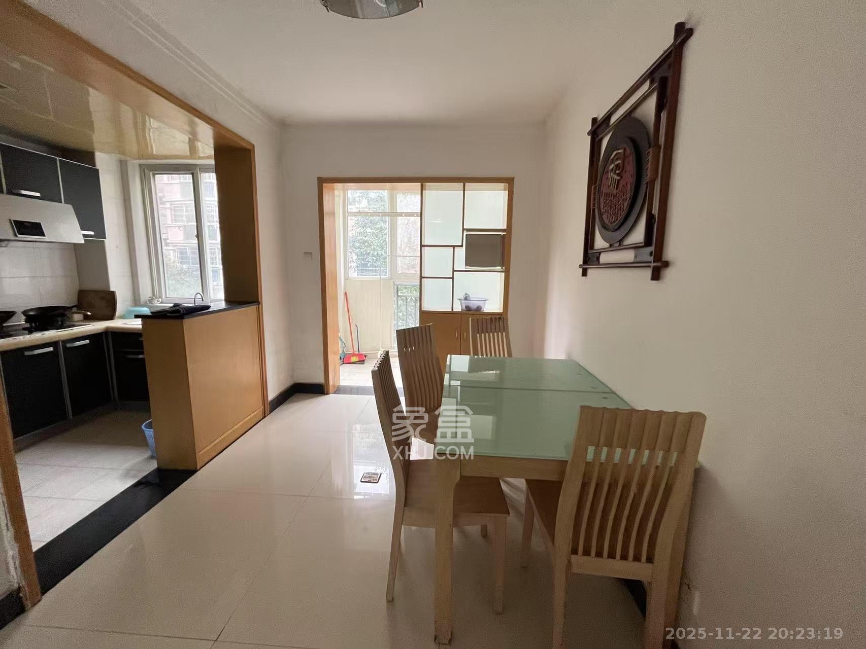 枫华府第 3室1厅2卫 1600.0元/月 枫华府第 3室1厅2卫 1600.0元/月室内图