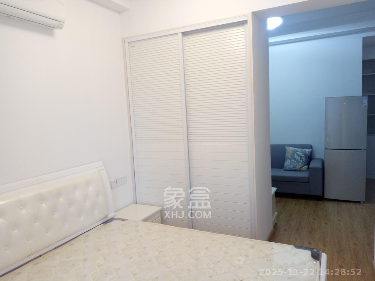 第六都（陆都小区）  1室1厅1卫    1900.0元/月室内图