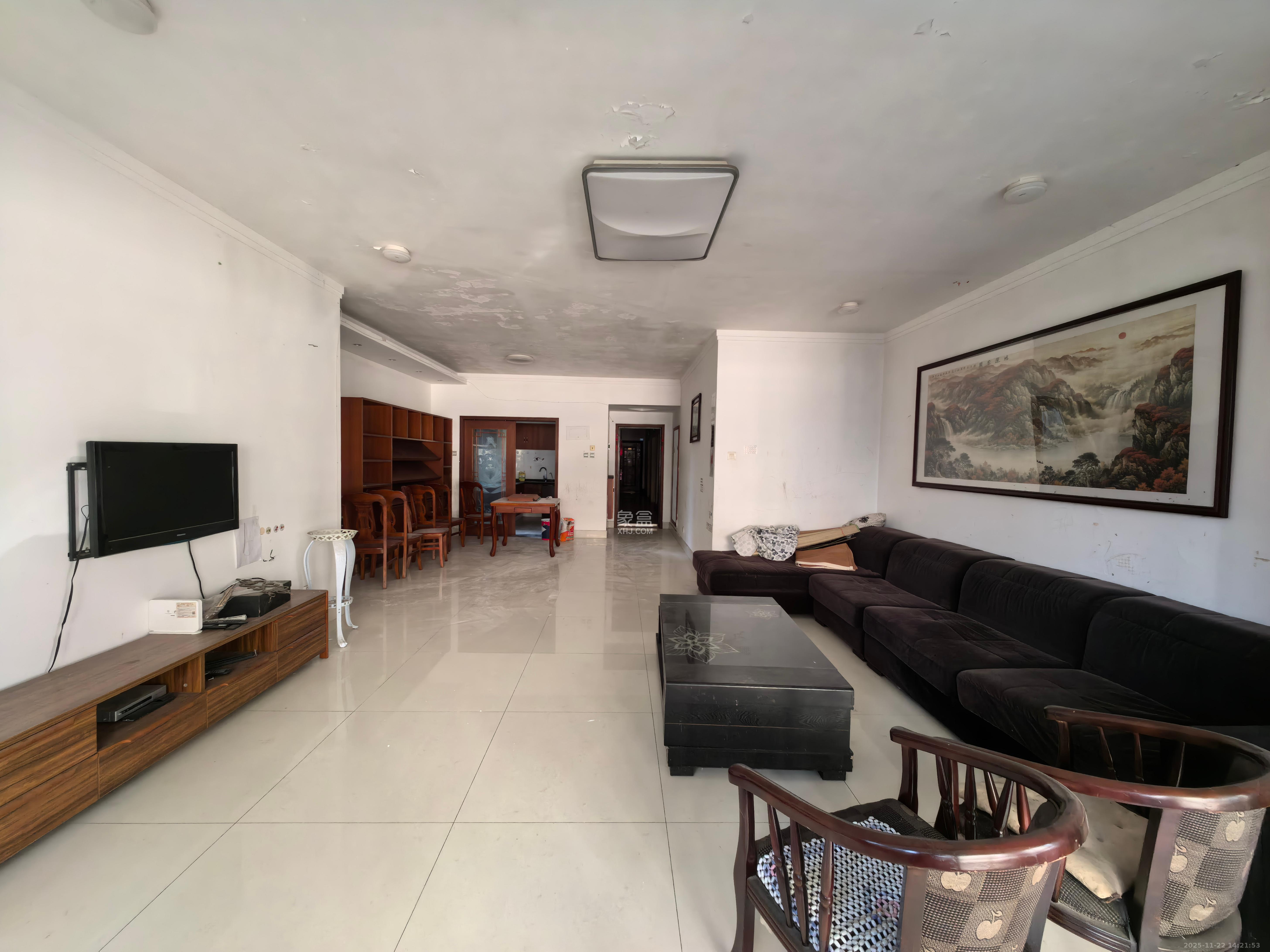 明城公寓  4室2厅2卫    2600.0元/月