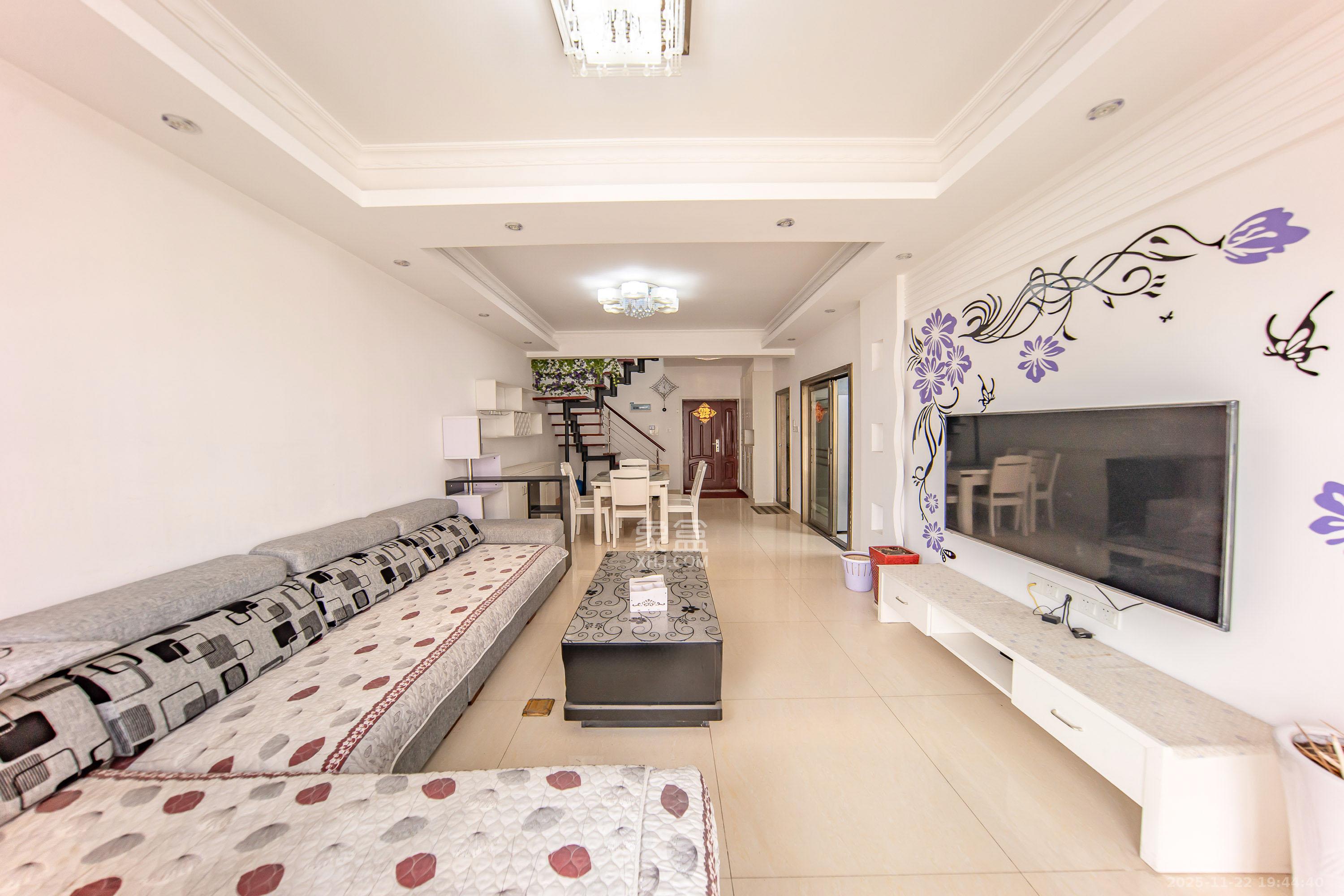 枫华府第  3室2厅2卫    58.0万室内图1