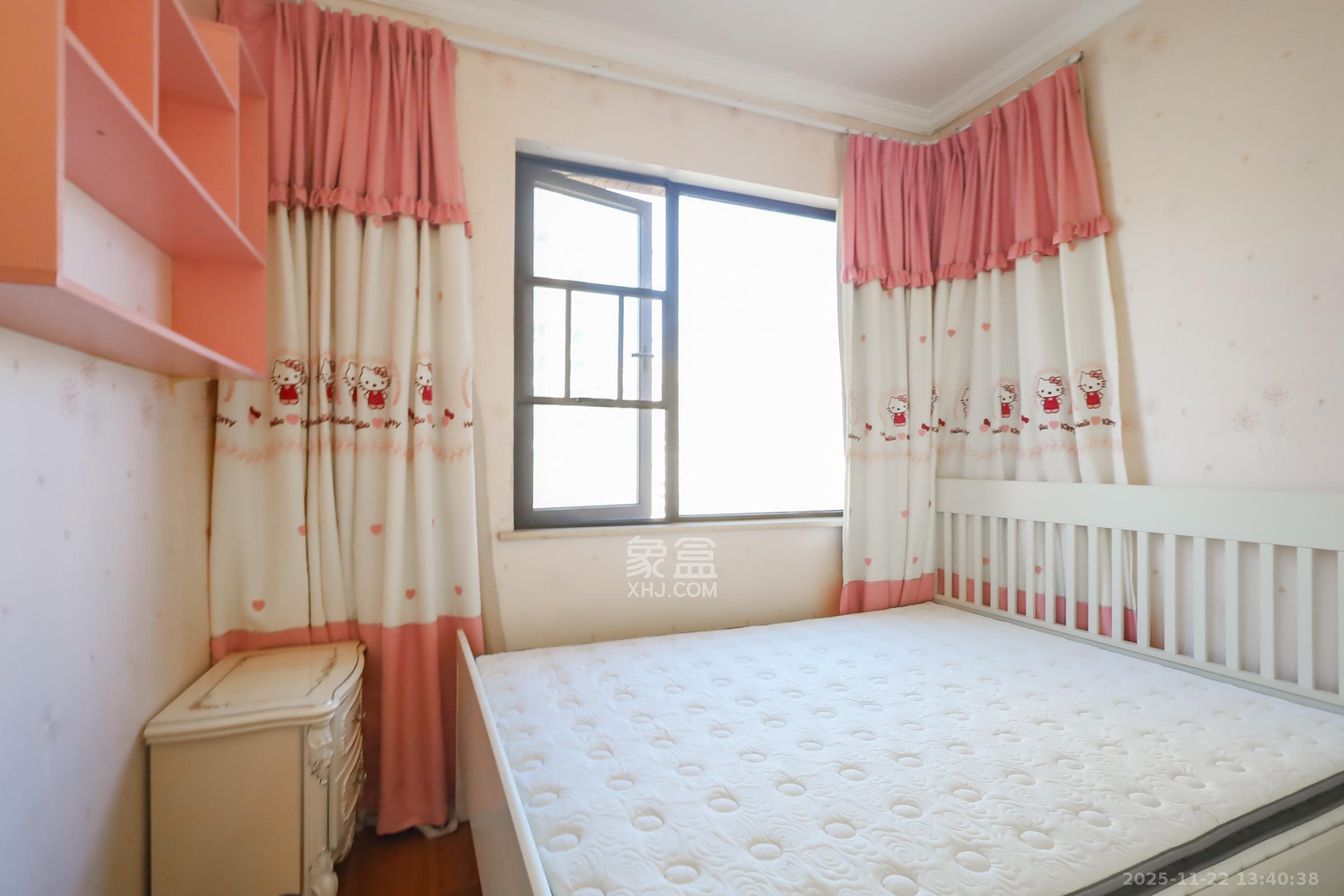 保利西海岸A区 4室2厅2卫 255.0万 保利西海岸A区 4室2厅2卫 255.0万卧室