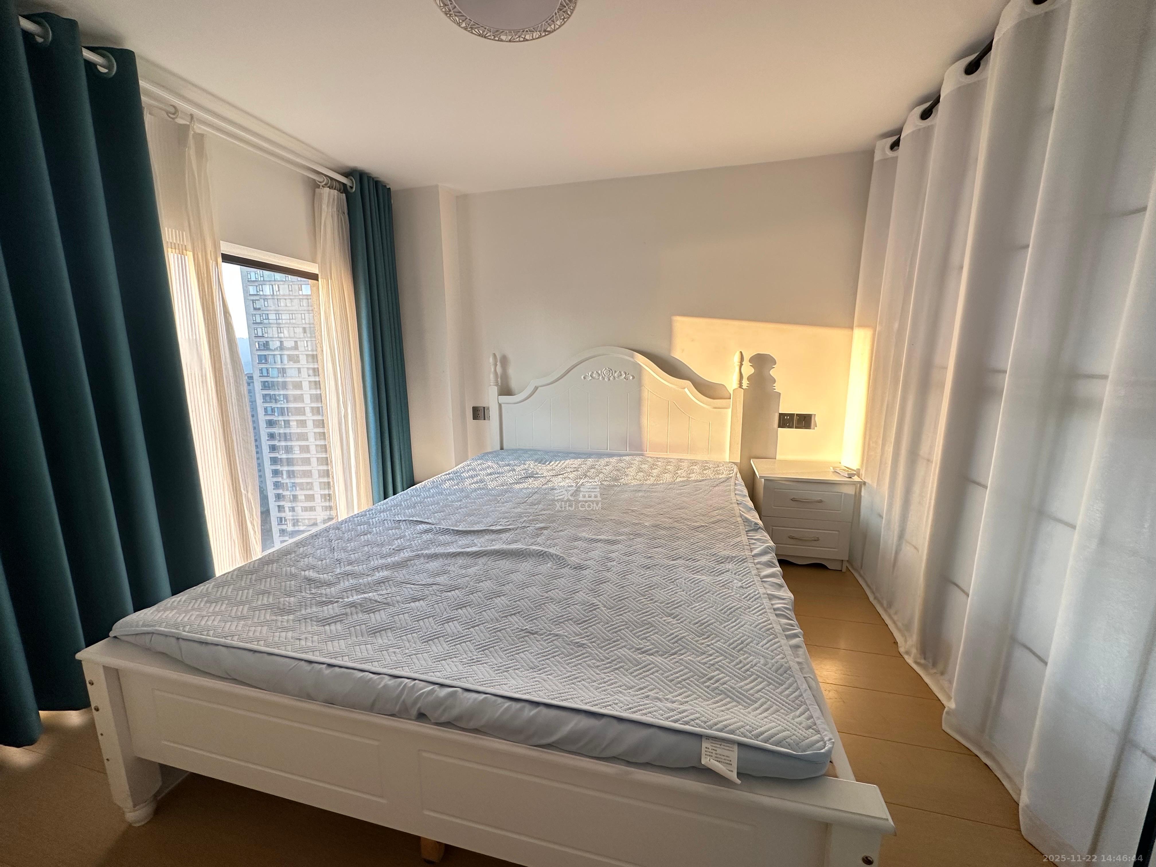 卓越江岸  2室1厅1卫    2300.0元/月室内图