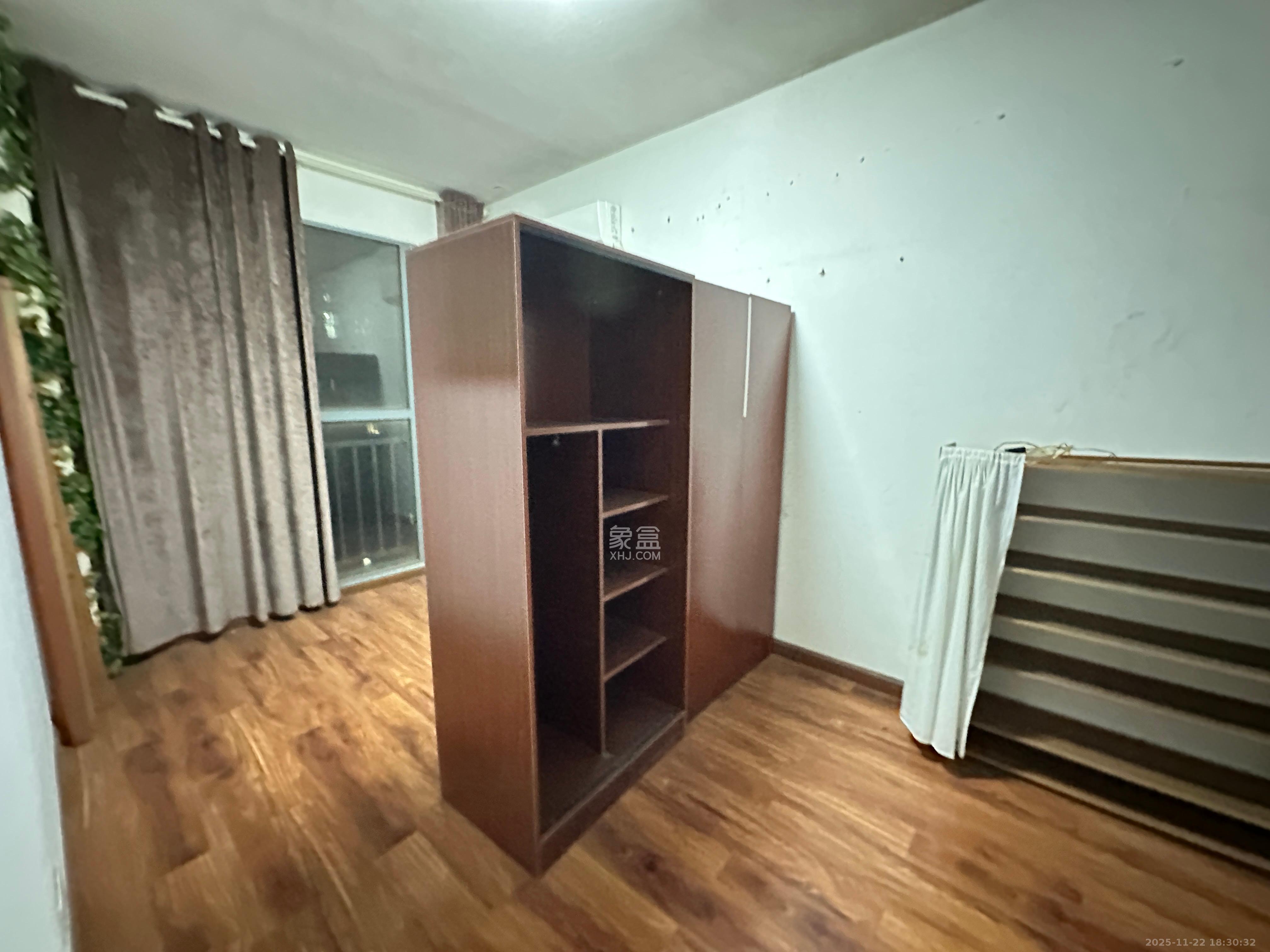 金域南外滩（望江佳园）  4室2厅2卫    4000.0元/月室内图