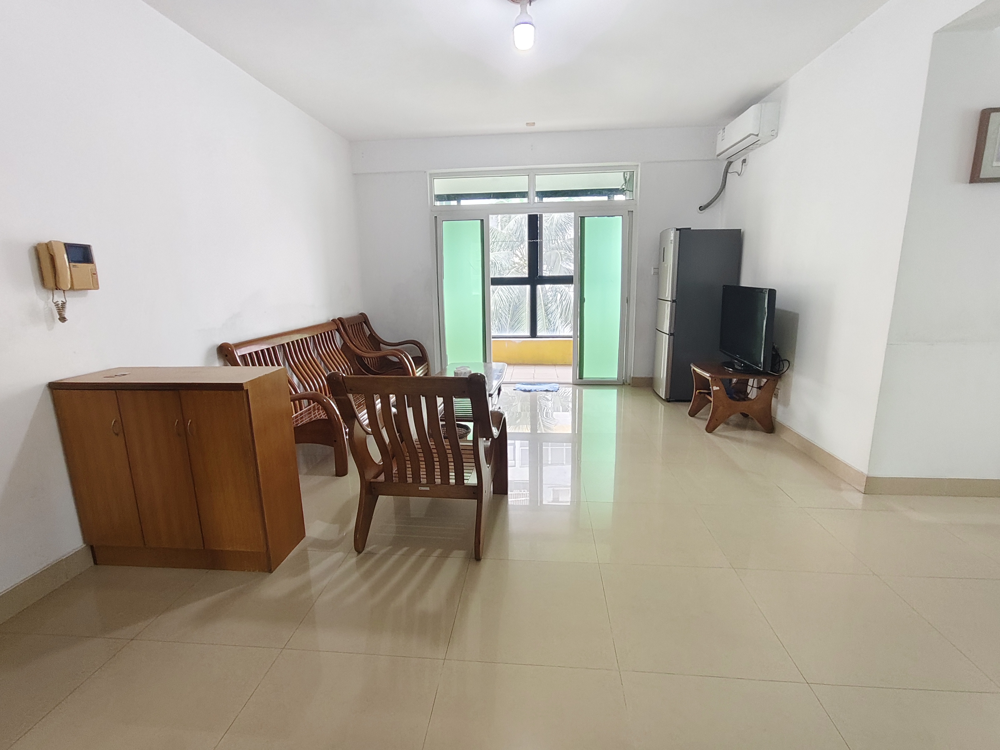 成信景苑  3室2厅2卫    2400.0元/月