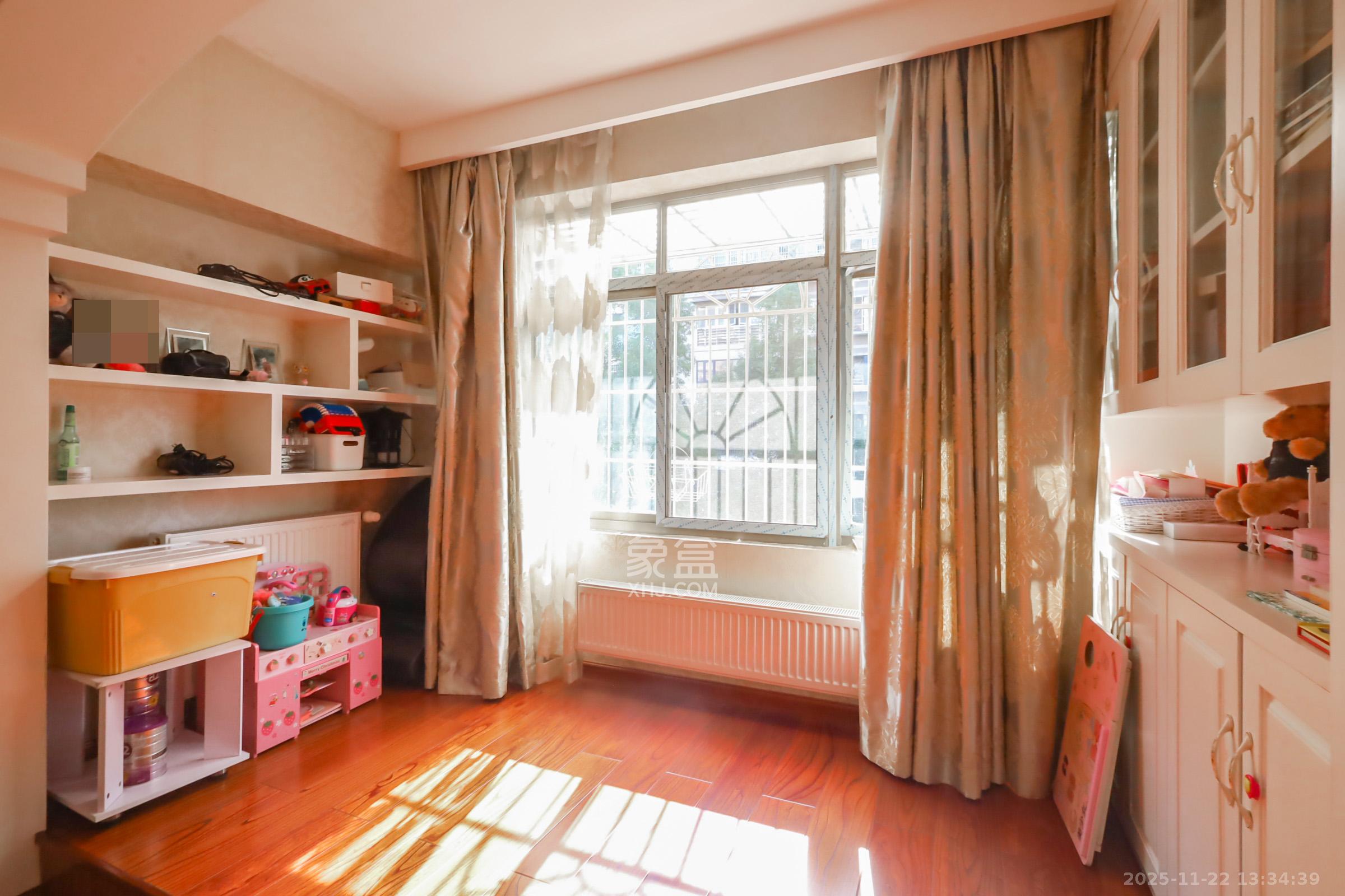 市妇联宿舍 4室2厅2卫 150.0万 市妇联宿舍 4室2厅2卫 150.0万卧室