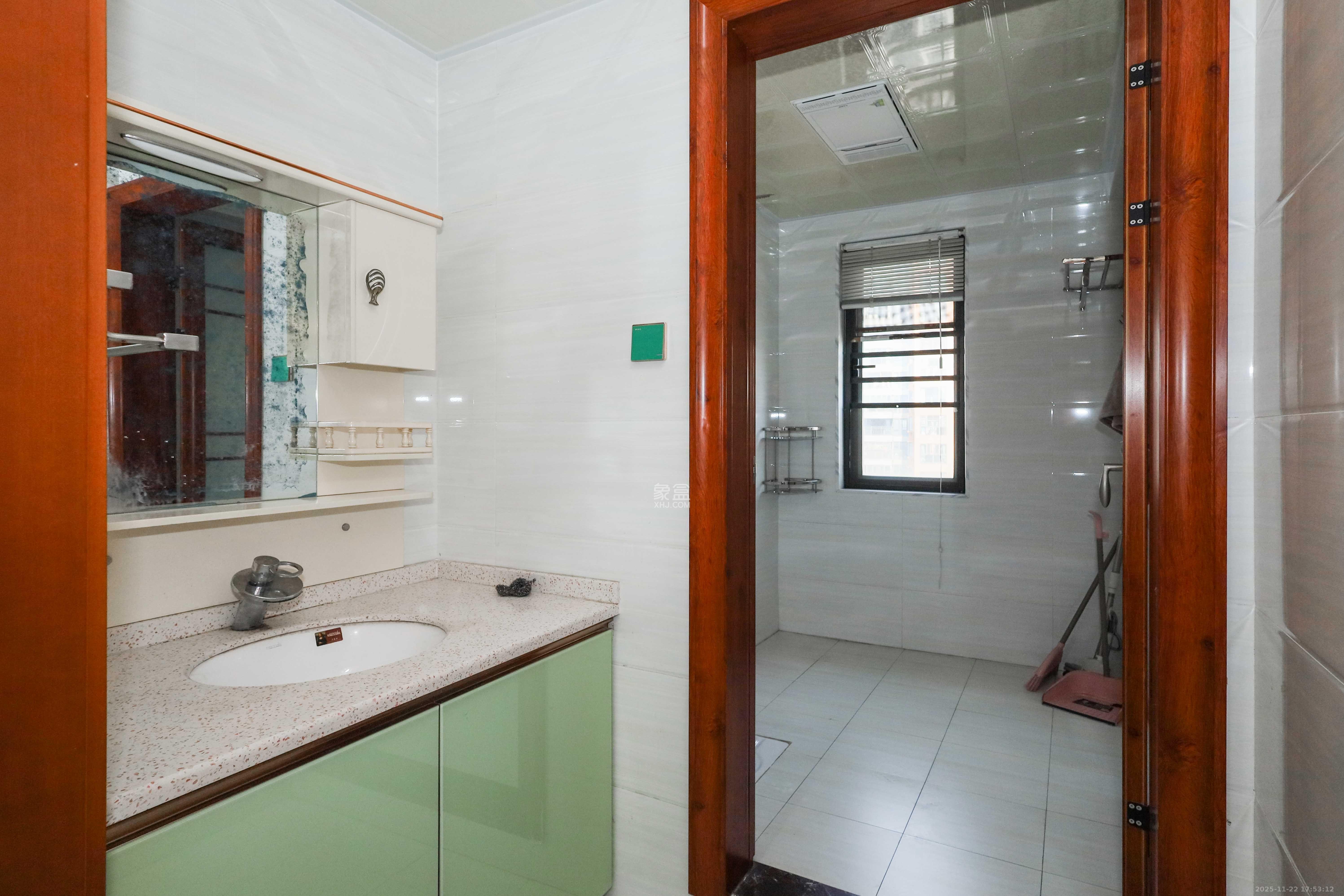 好莱城(弘德西街) 4室2厅1卫 2900.0元/月 好莱城(弘德西街) 4室2厅1卫 2900.0元/月室内图