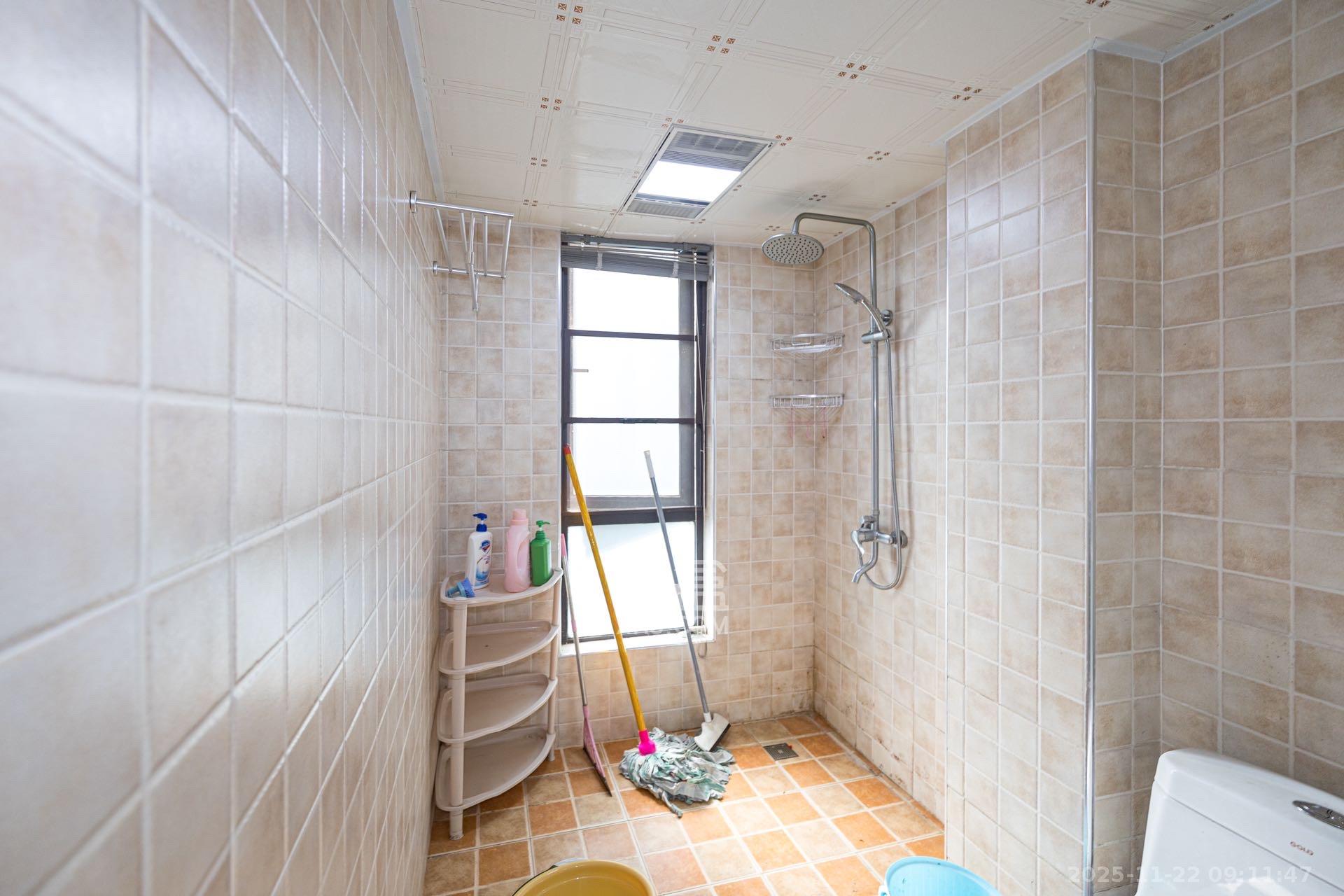 达美D6区  3室2厅1卫    2800.0元/月室内图