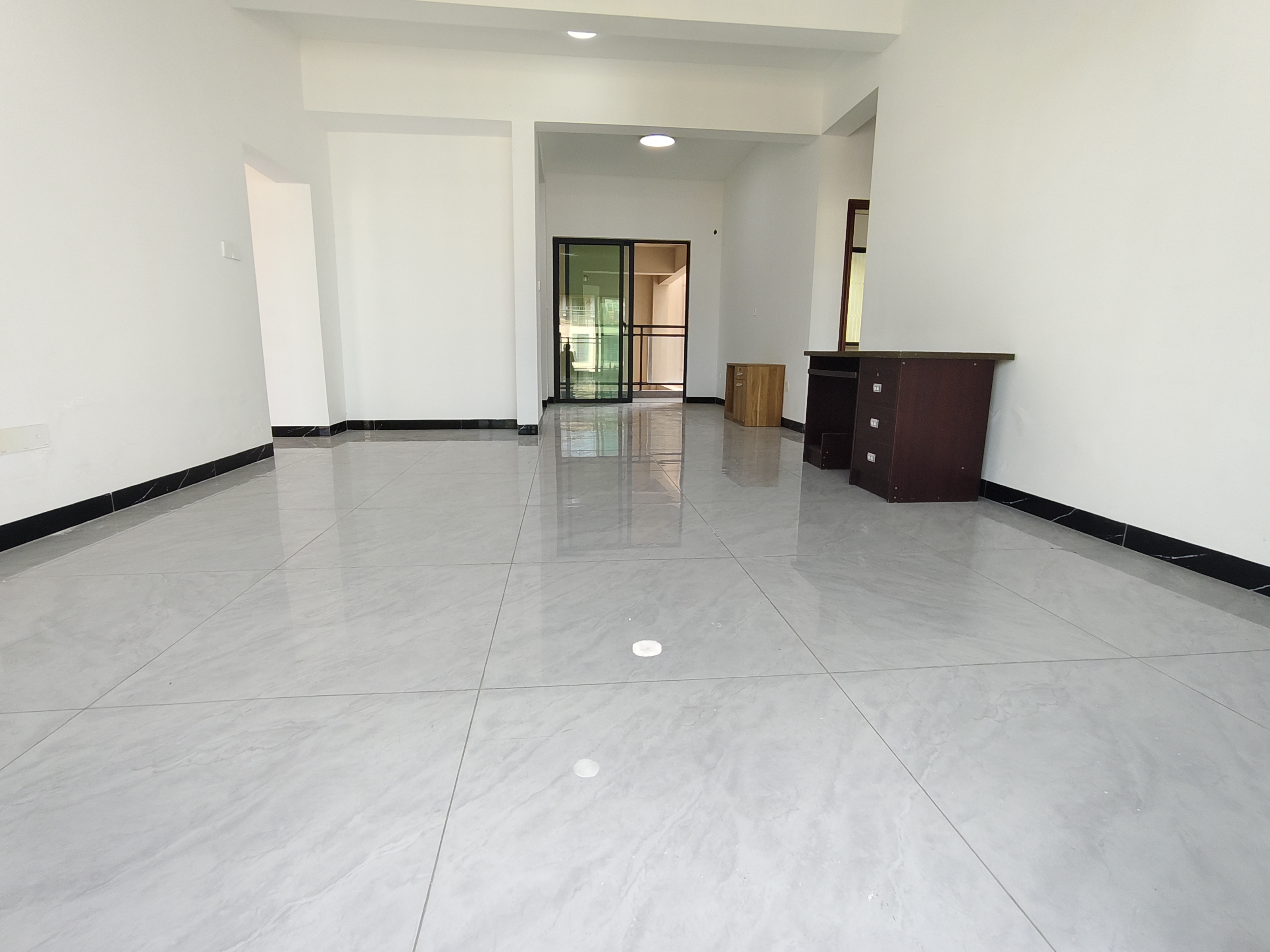 汇水湾  4室2厅2卫    3500.0元/月室内图