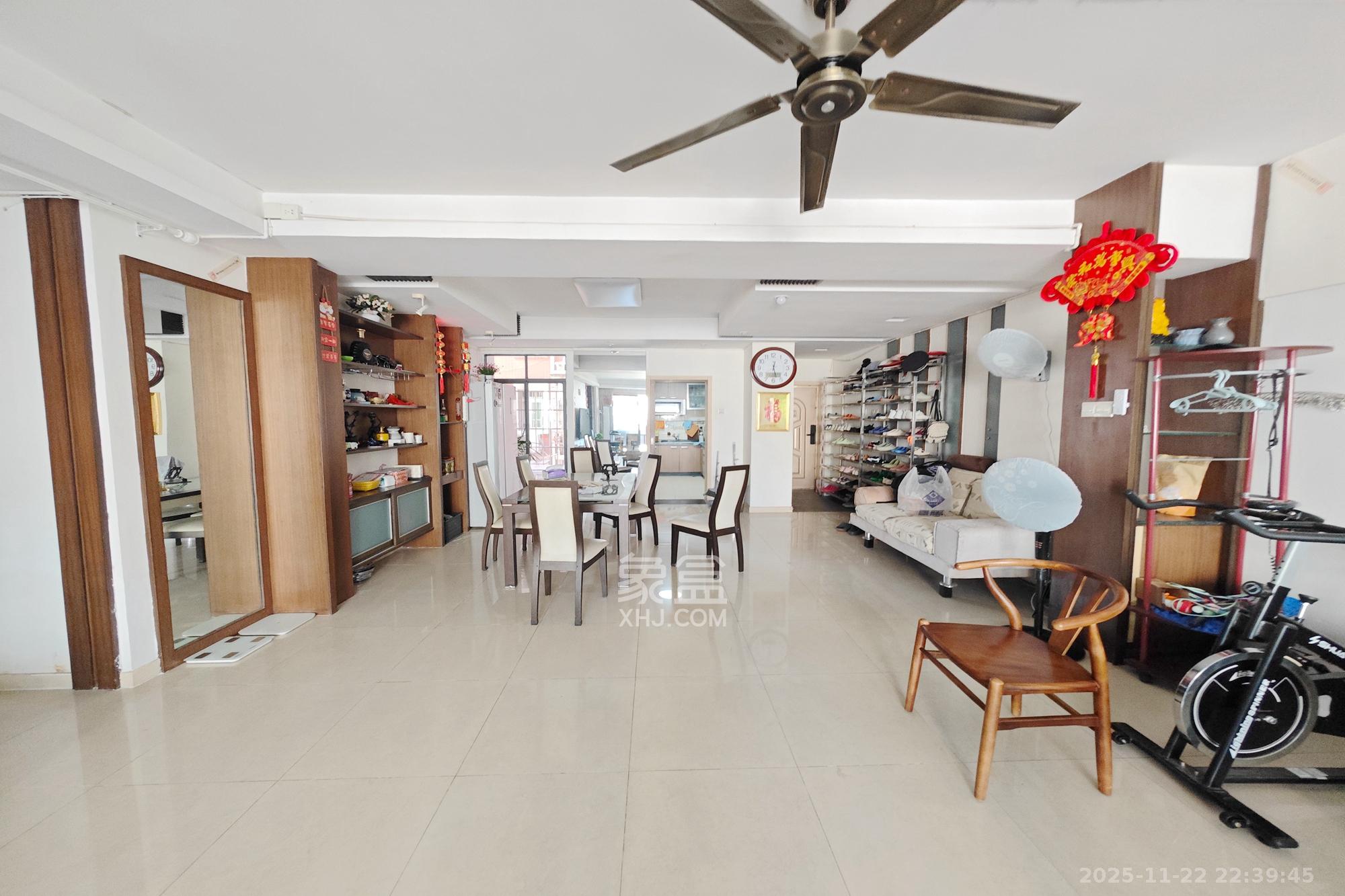 名都花园 4室2厅2卫 128.0万 名都花园 4室2厅2卫 128.0万客厅