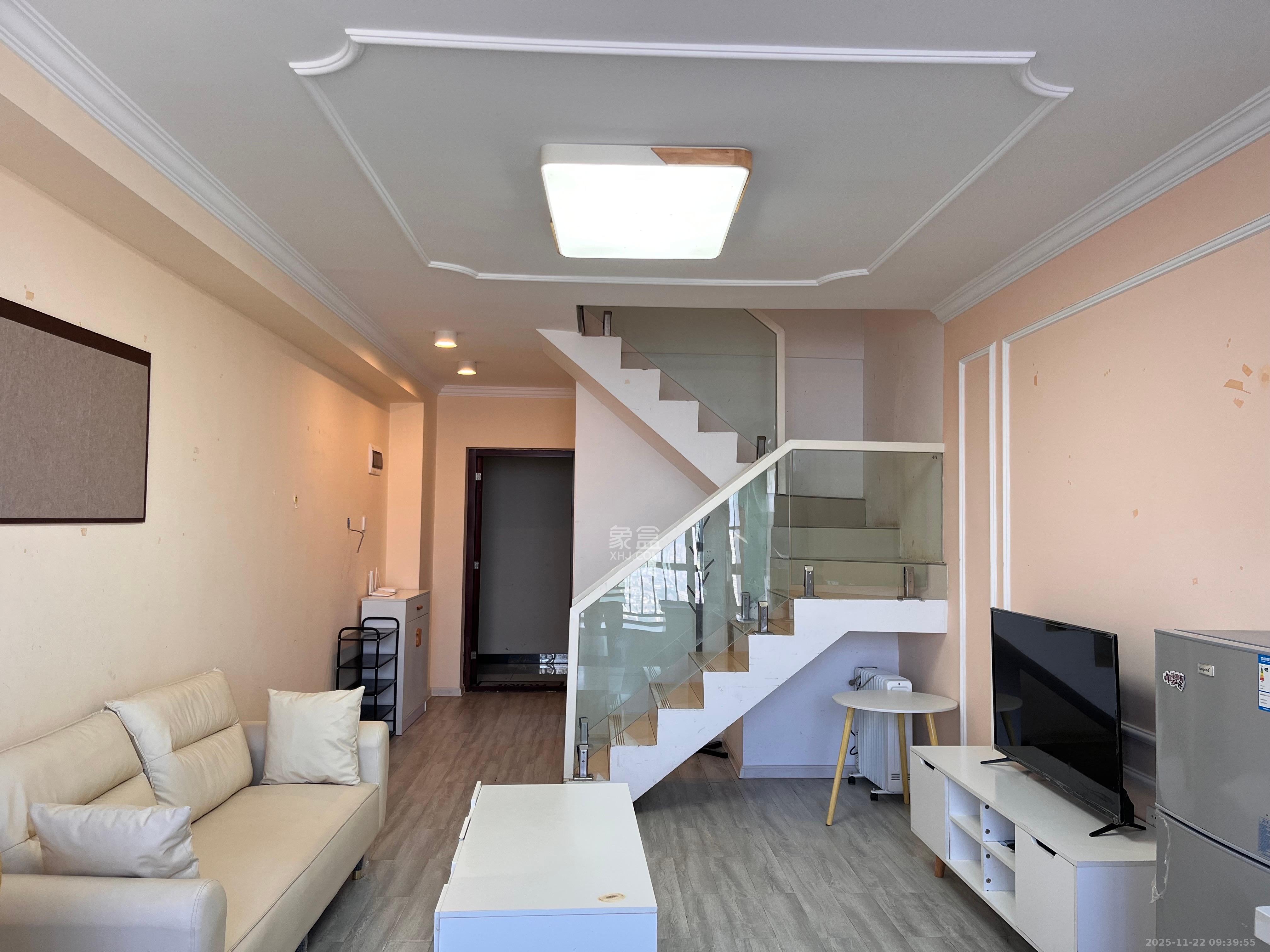 麓江春  2室2厅1卫    2200.0元/月室内图