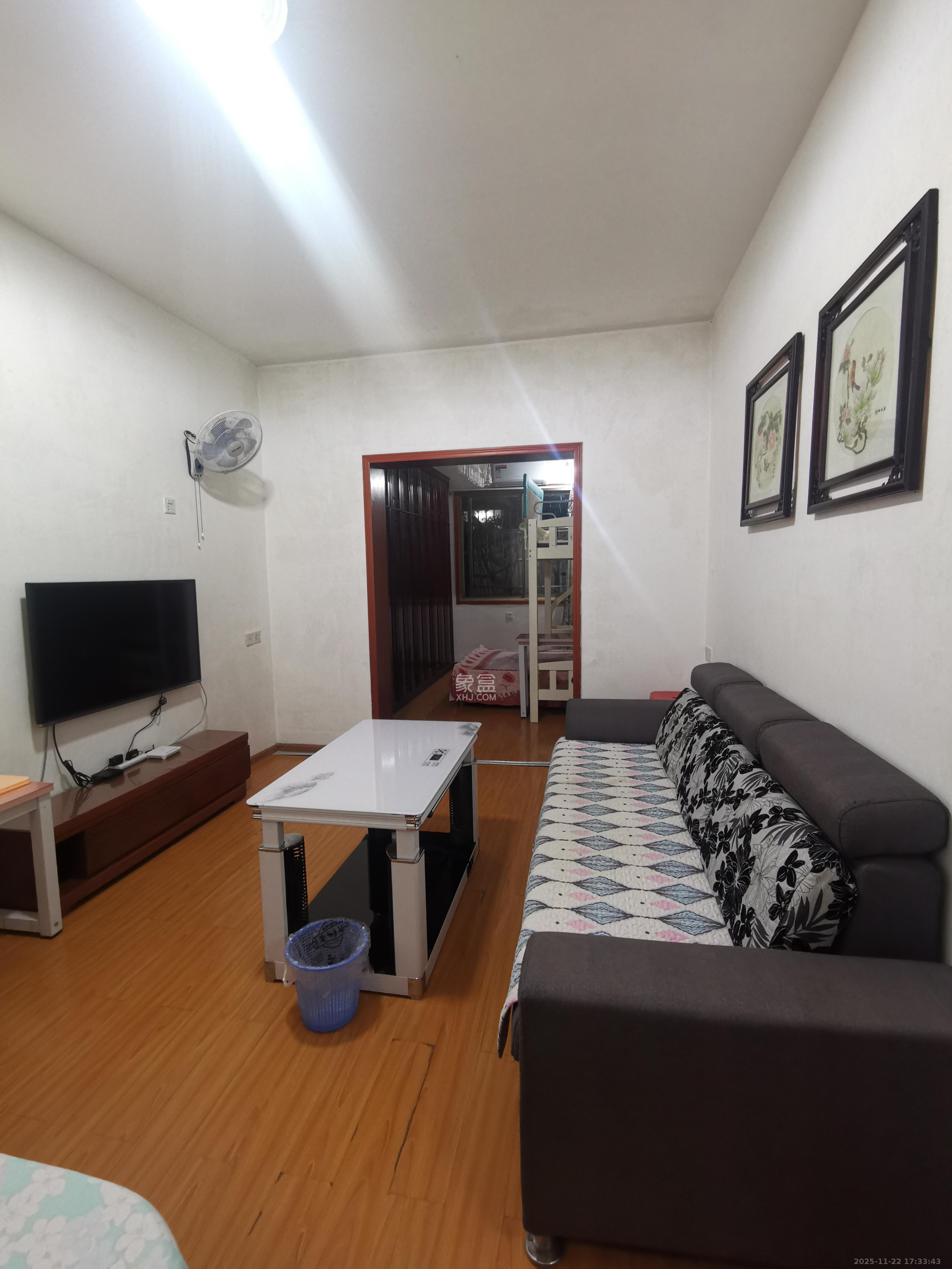 长钢宿舍小区  1室1厅1卫    1300.0元/月