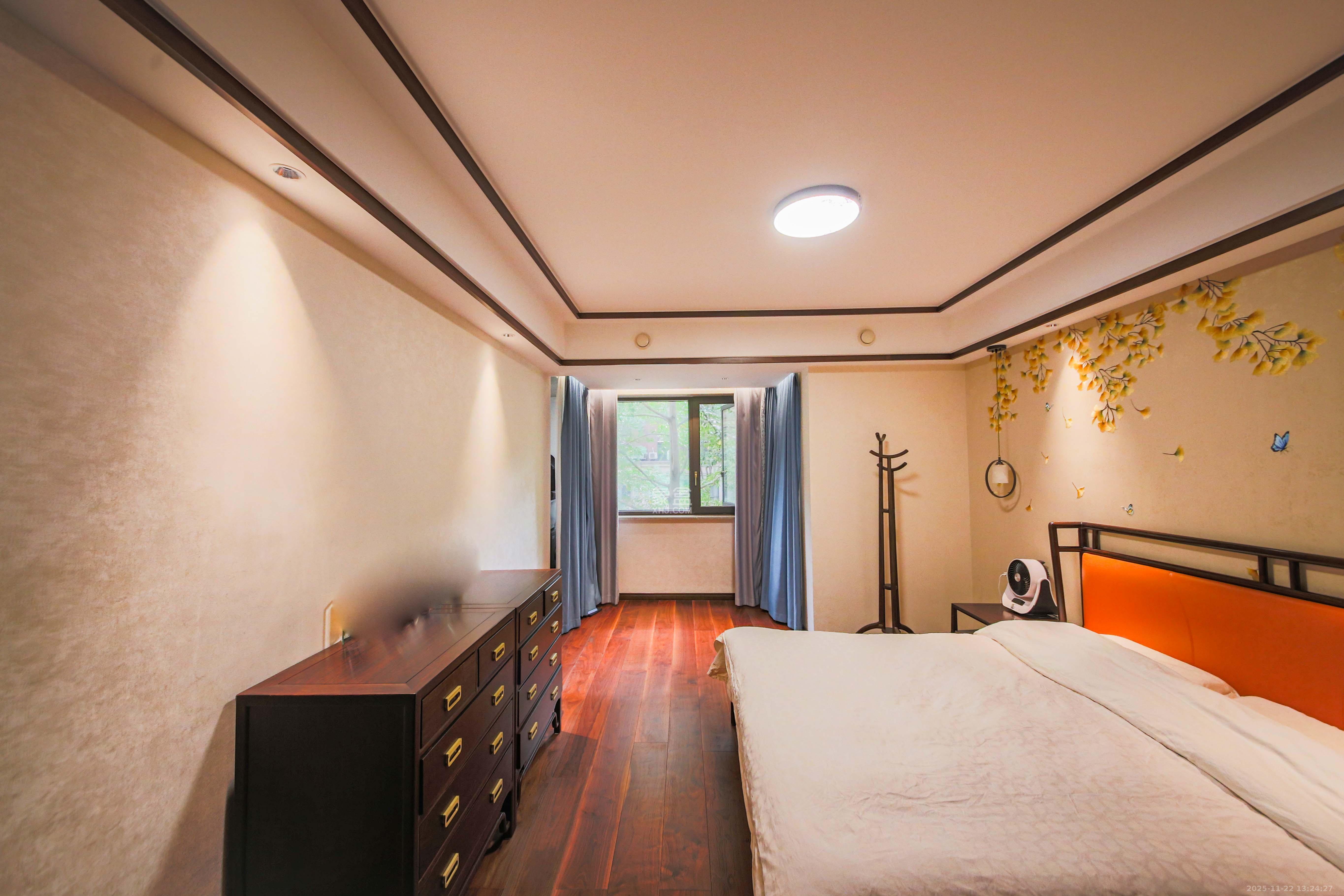 奥林匹克花园  4室2厅2卫    220.0万卧室