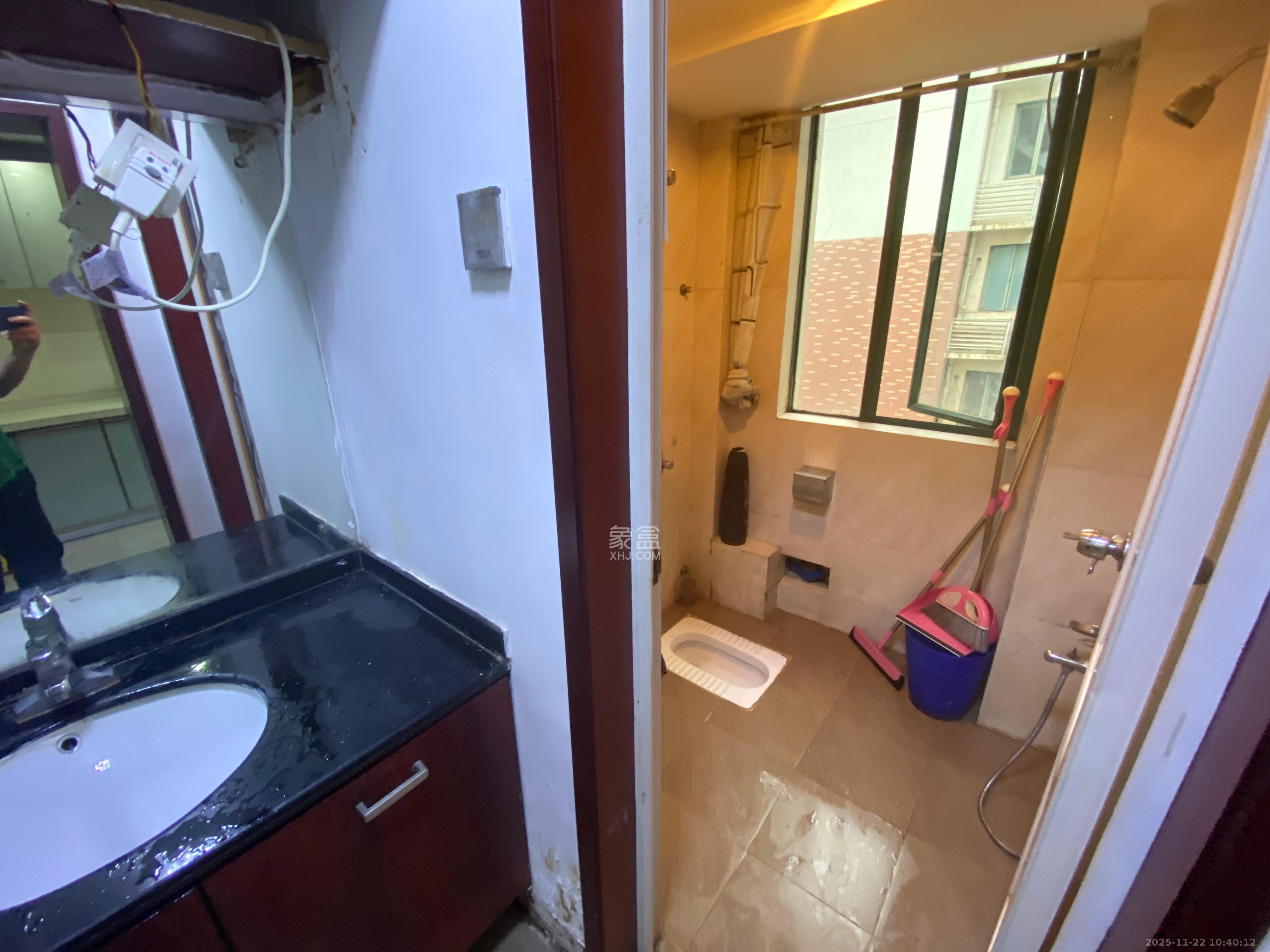 东方新城 3室2厅2卫 2000.0元/月 东方新城 3室2厅2卫 2000.0元/月室内图