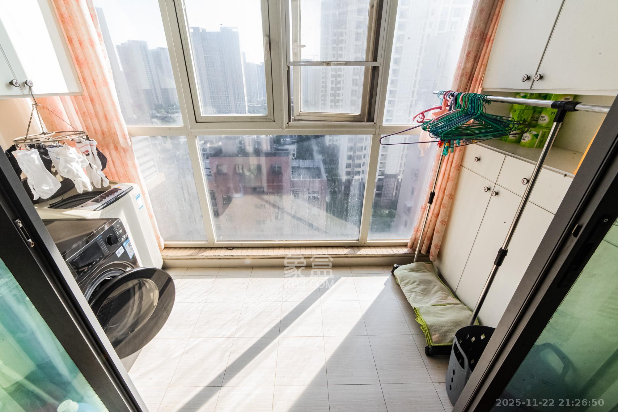 龙湾1号公馆 3室2厅1卫 95.0万 龙湾1号公馆 3室2厅1卫 95.0万阳台