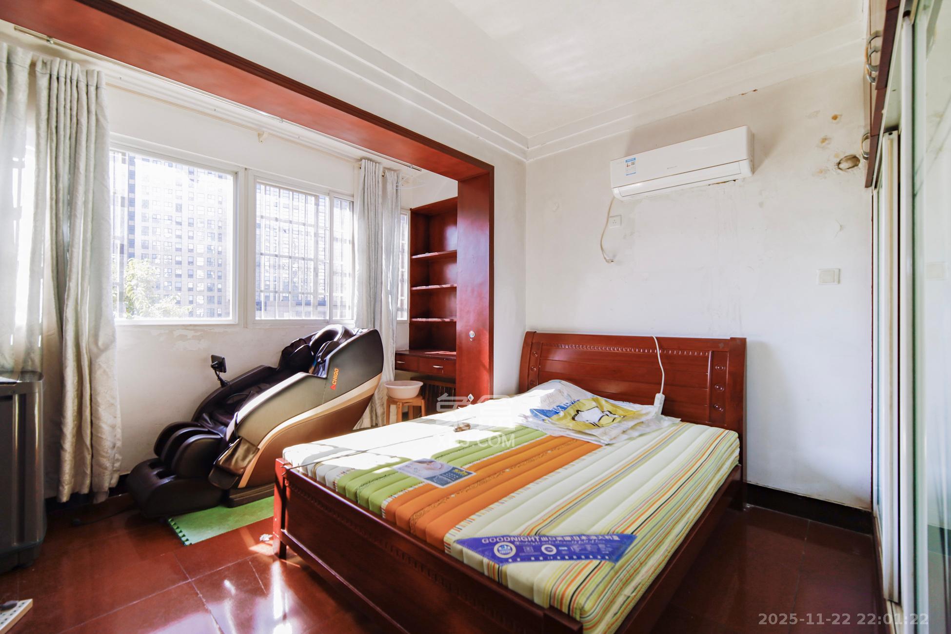 星语林名园  1室1厅1卫    24.0万卧室