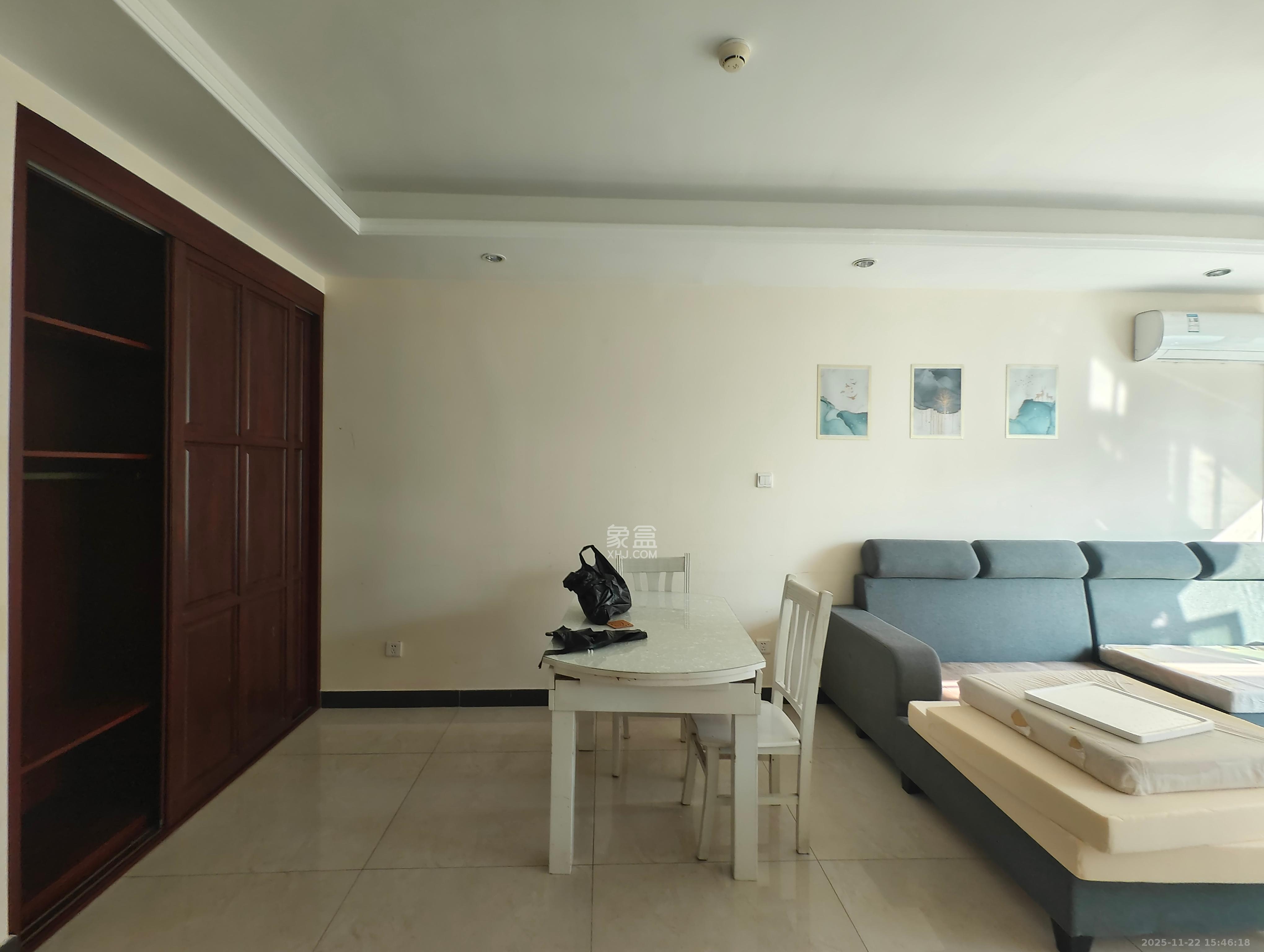 恒大御景湾 1室2厅1卫 2200.0元/月 恒大御景湾 1室2厅1卫 2200.0元/月室内图