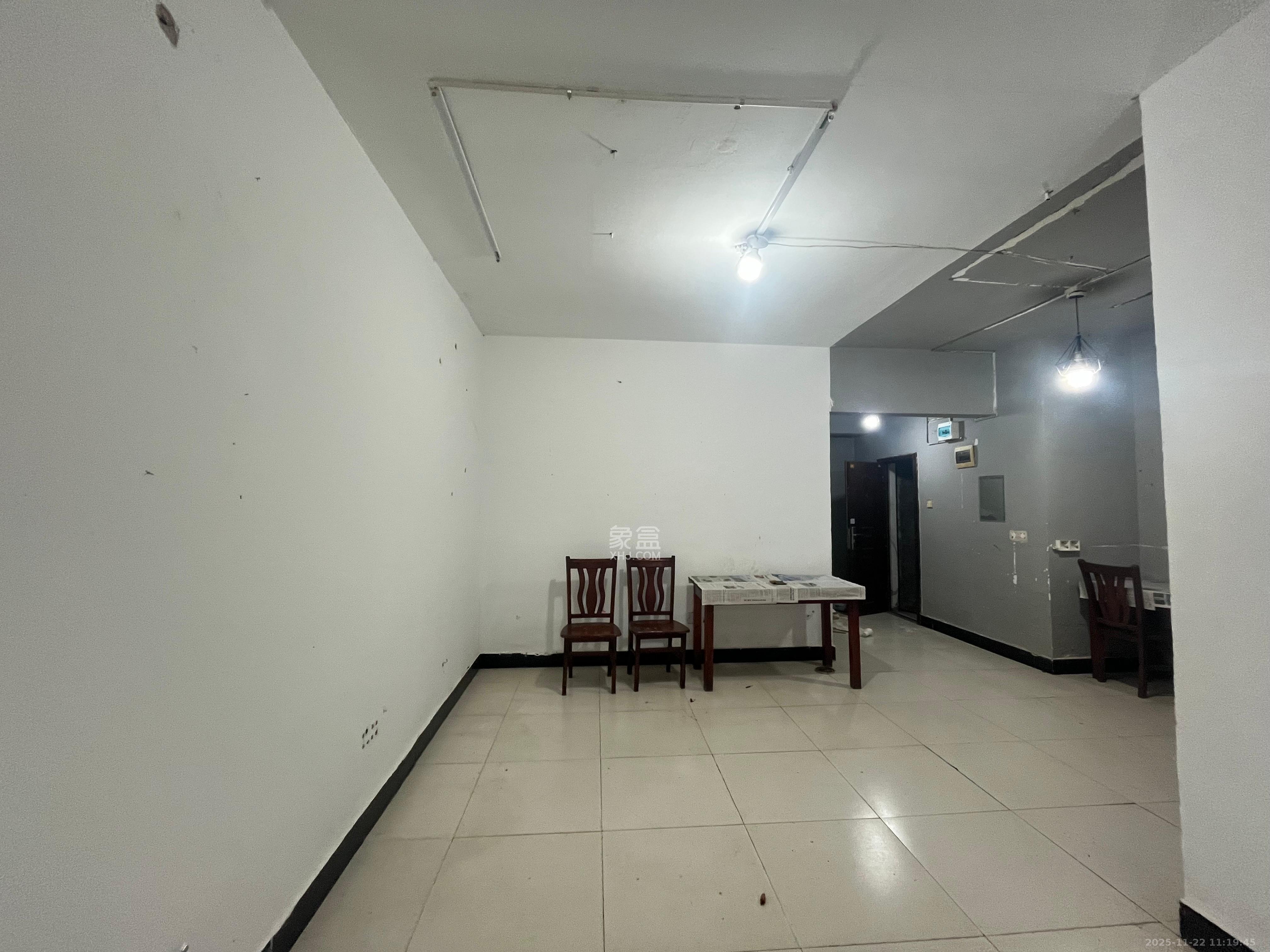 山水湾  1室0厅1卫    800.0元/月室内图