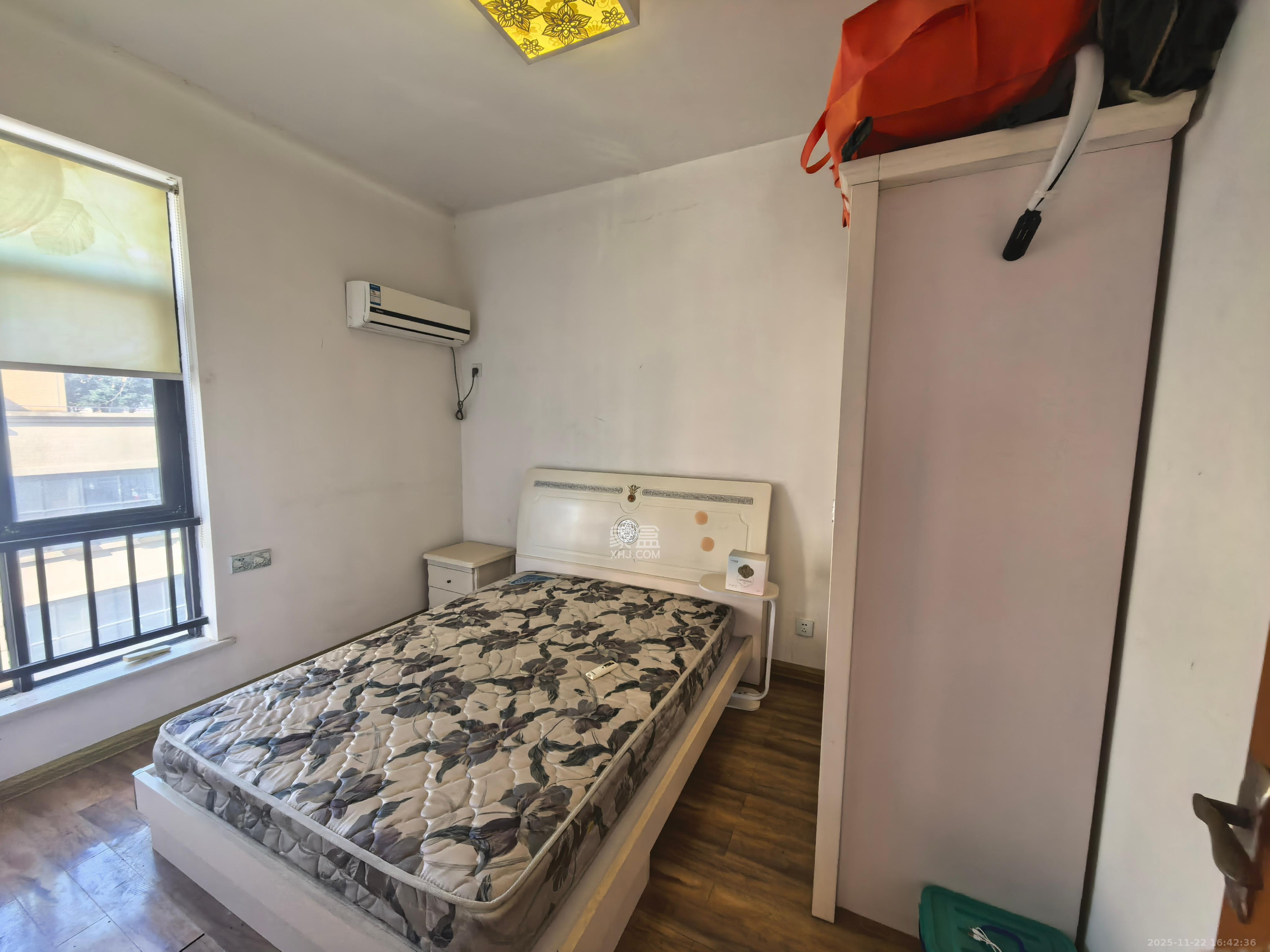 华雅花园 2室2厅1卫 32.8万 华雅花园 2室2厅1卫 32.8万客厅