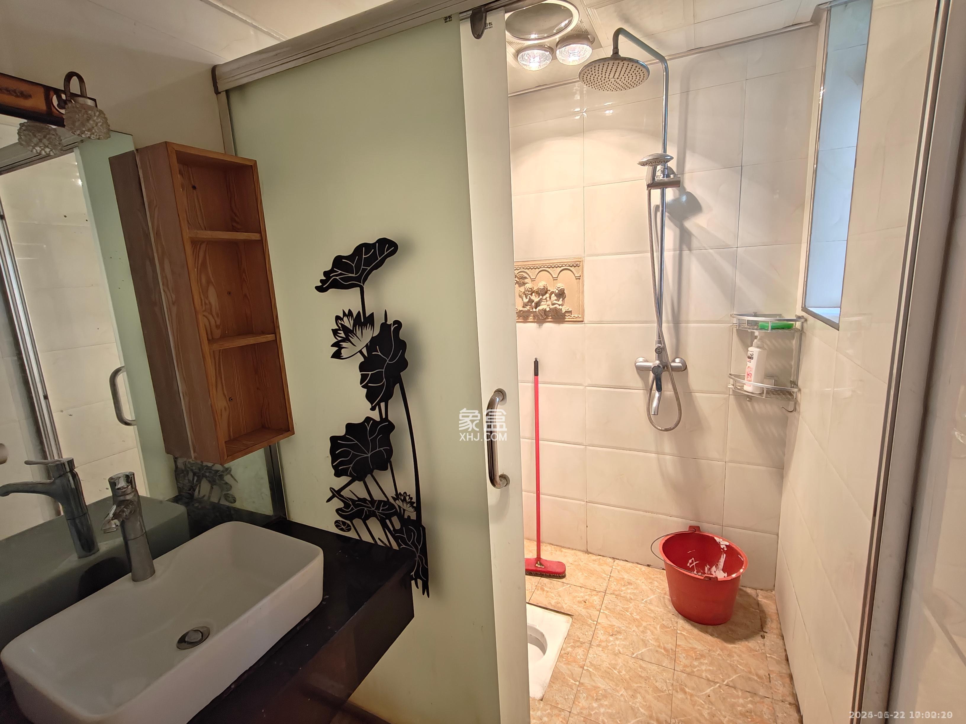 四季星城  3室2厅1卫    1900.0元/月室内图