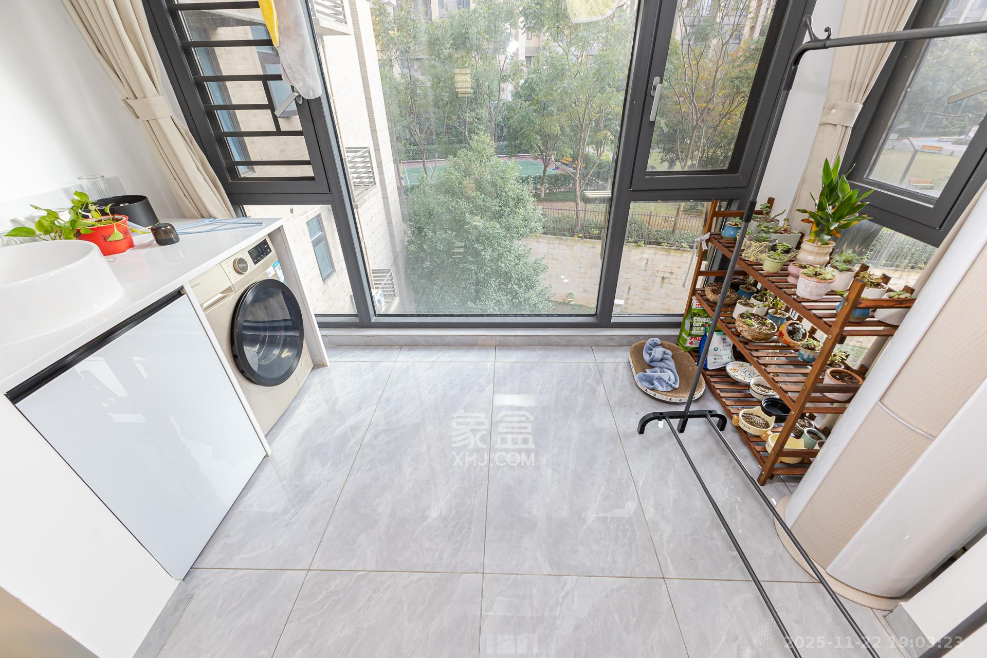 时代倾城三期 4室2厅2卫 100.0万 时代倾城三期 4室2厅2卫 100.0万阳台