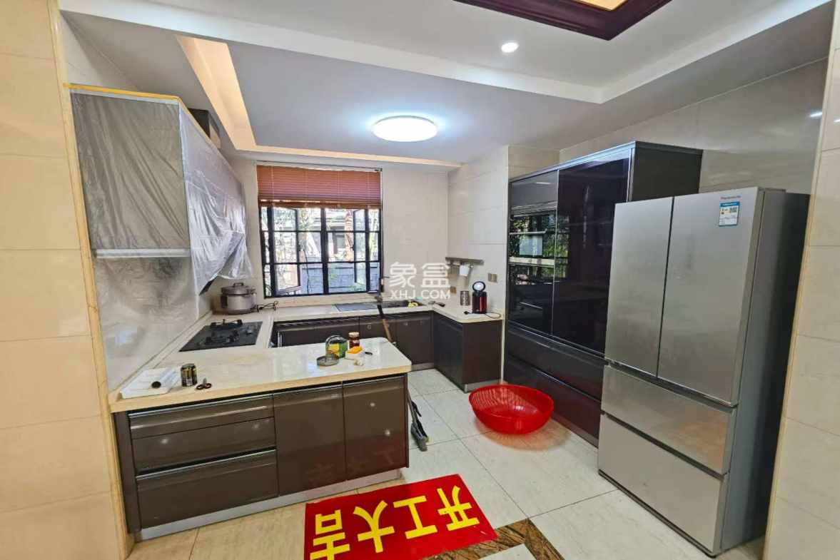 鸿洲江山 5室2厅2卫 15000.0元/月 鸿洲江山 5室2厅2卫 15000.0元/月室内图