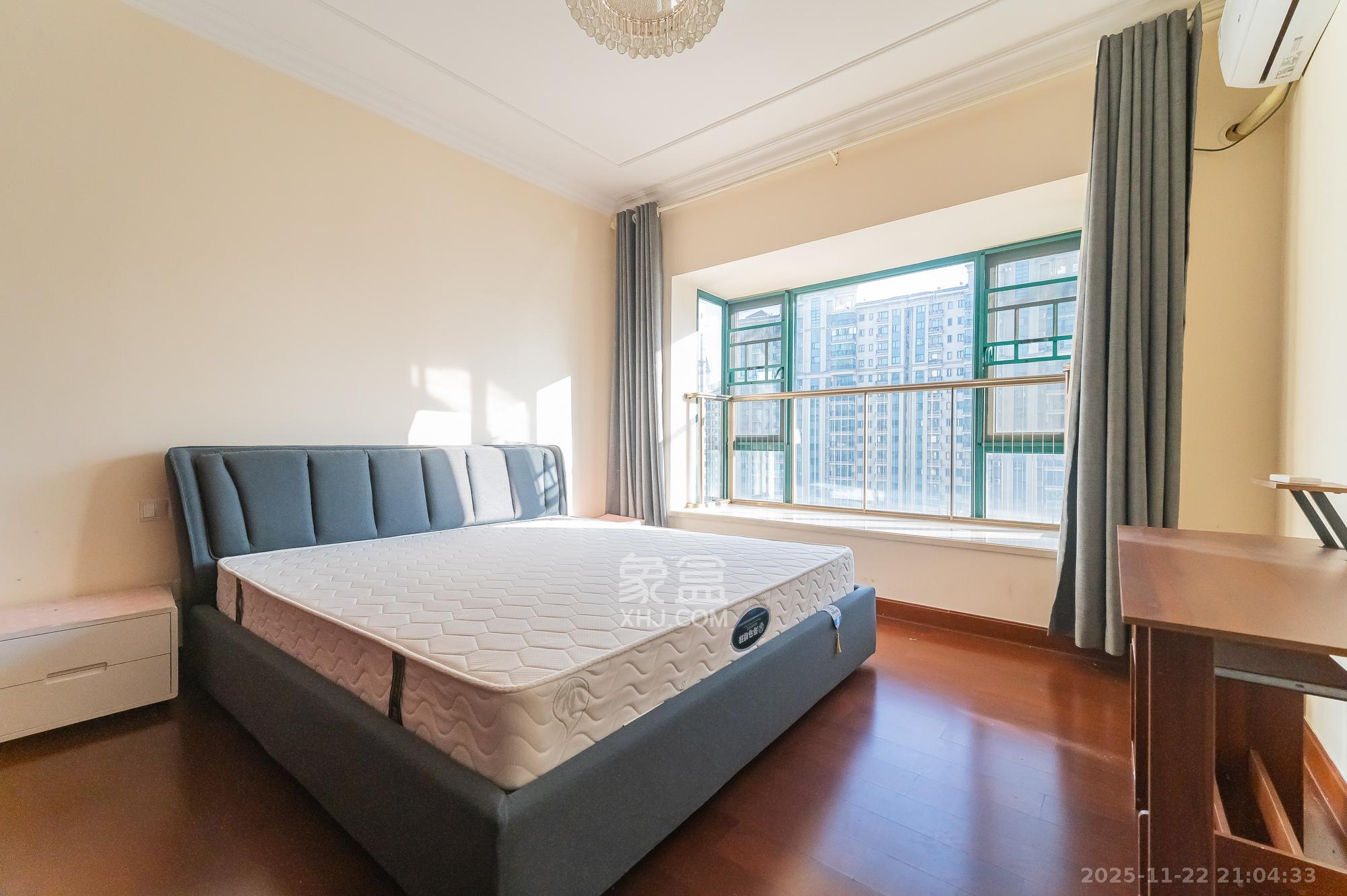 恒大翡翠华庭 3室2厅2卫 103.0万 恒大翡翠华庭 3室2厅2卫 103.0万卧室