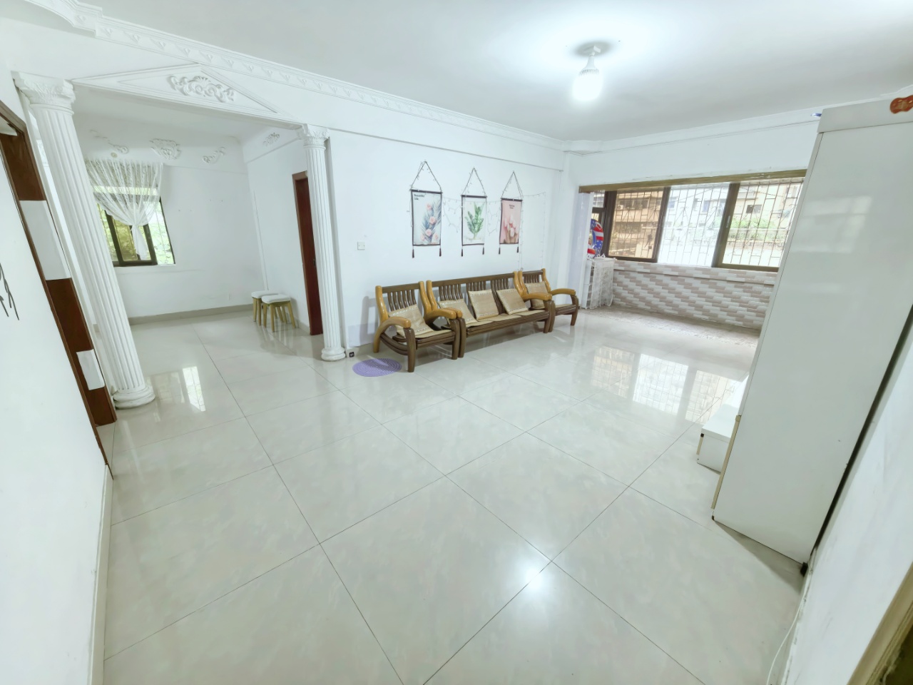 海口市公安局金龙宿舍区  3室2厅1卫    2300.0元/月室内图