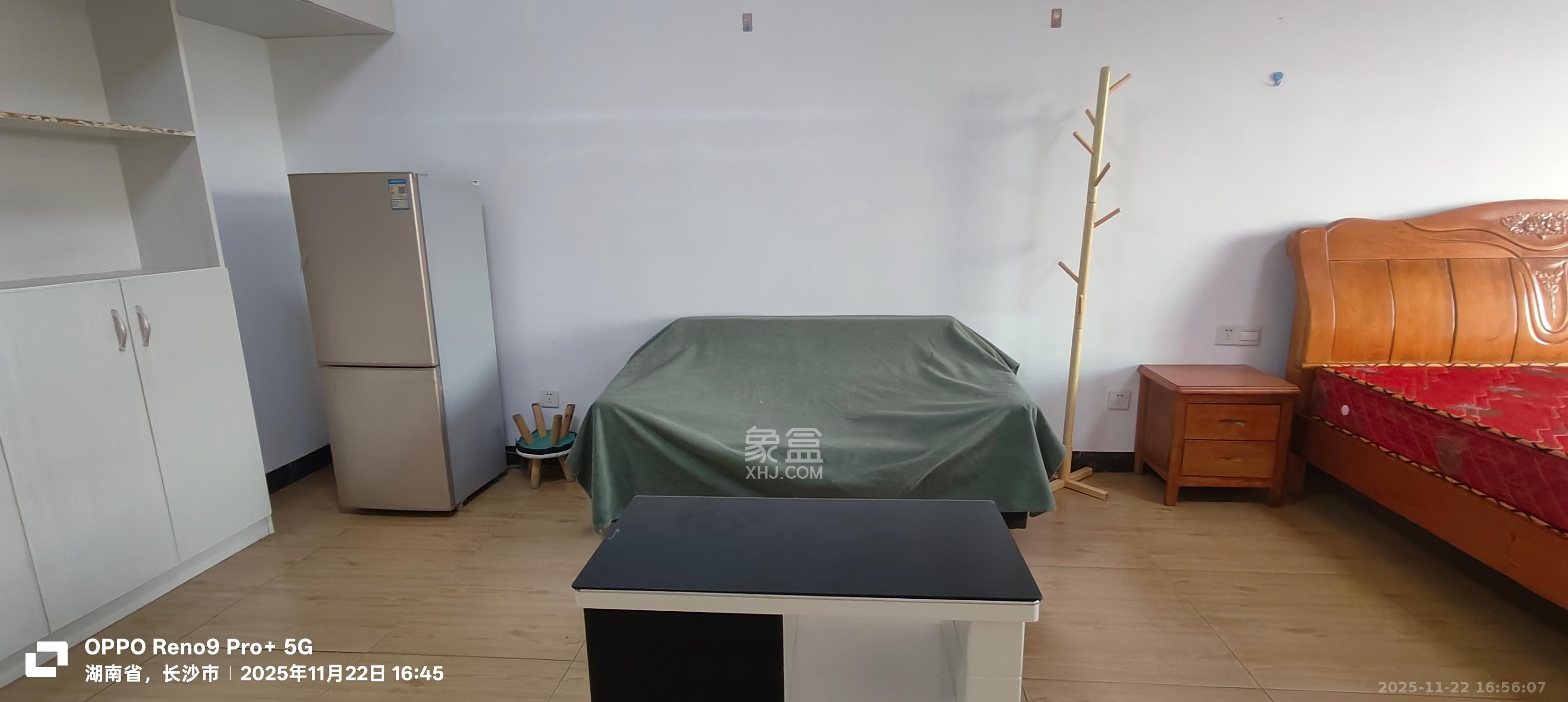 九峰远见 1室1厅1卫 1300.0元/月 九峰远见 1室1厅1卫 1300.0元/月室内图