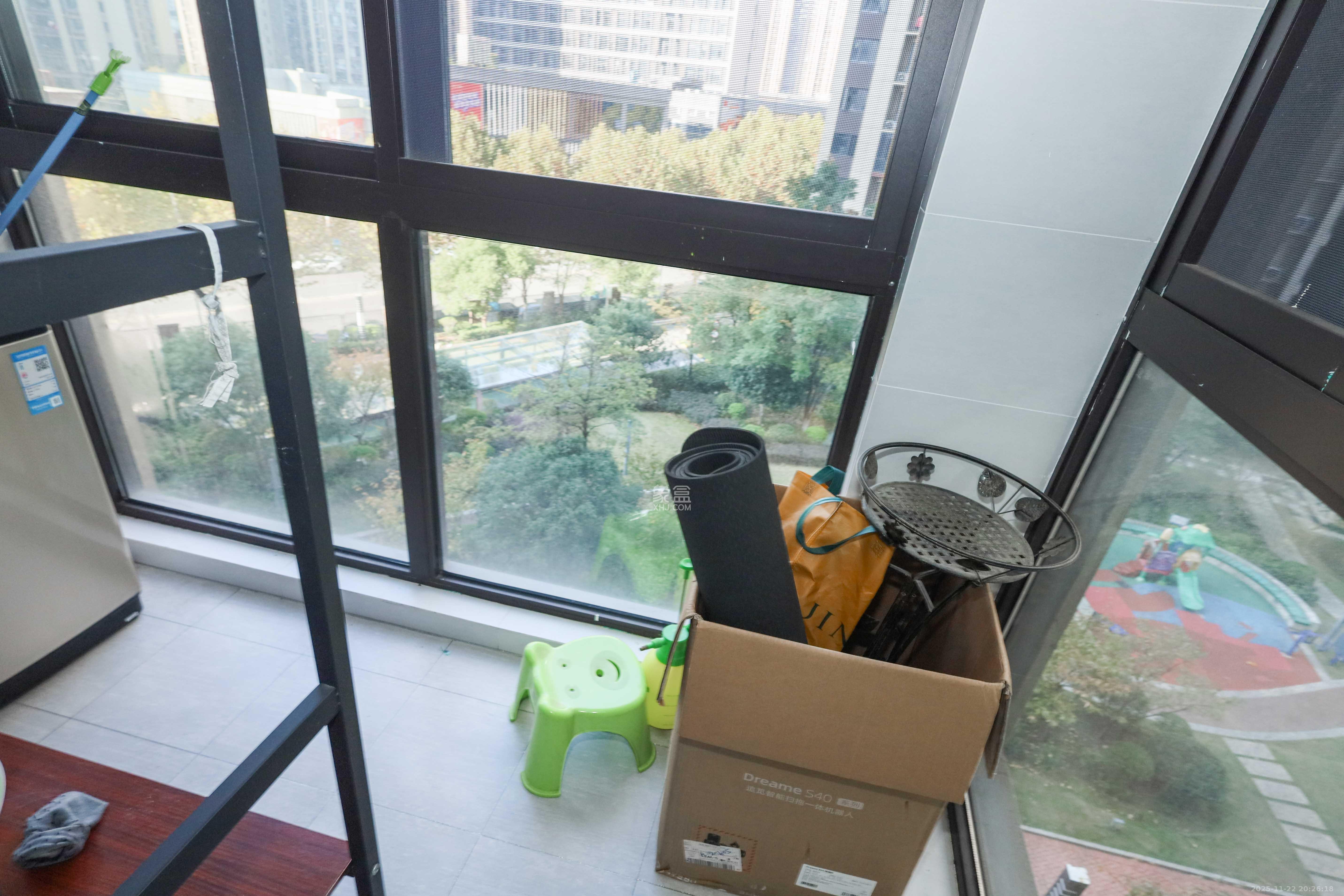 中国铁建梅溪青秀二期  4室2厅2卫    145.0万阳台