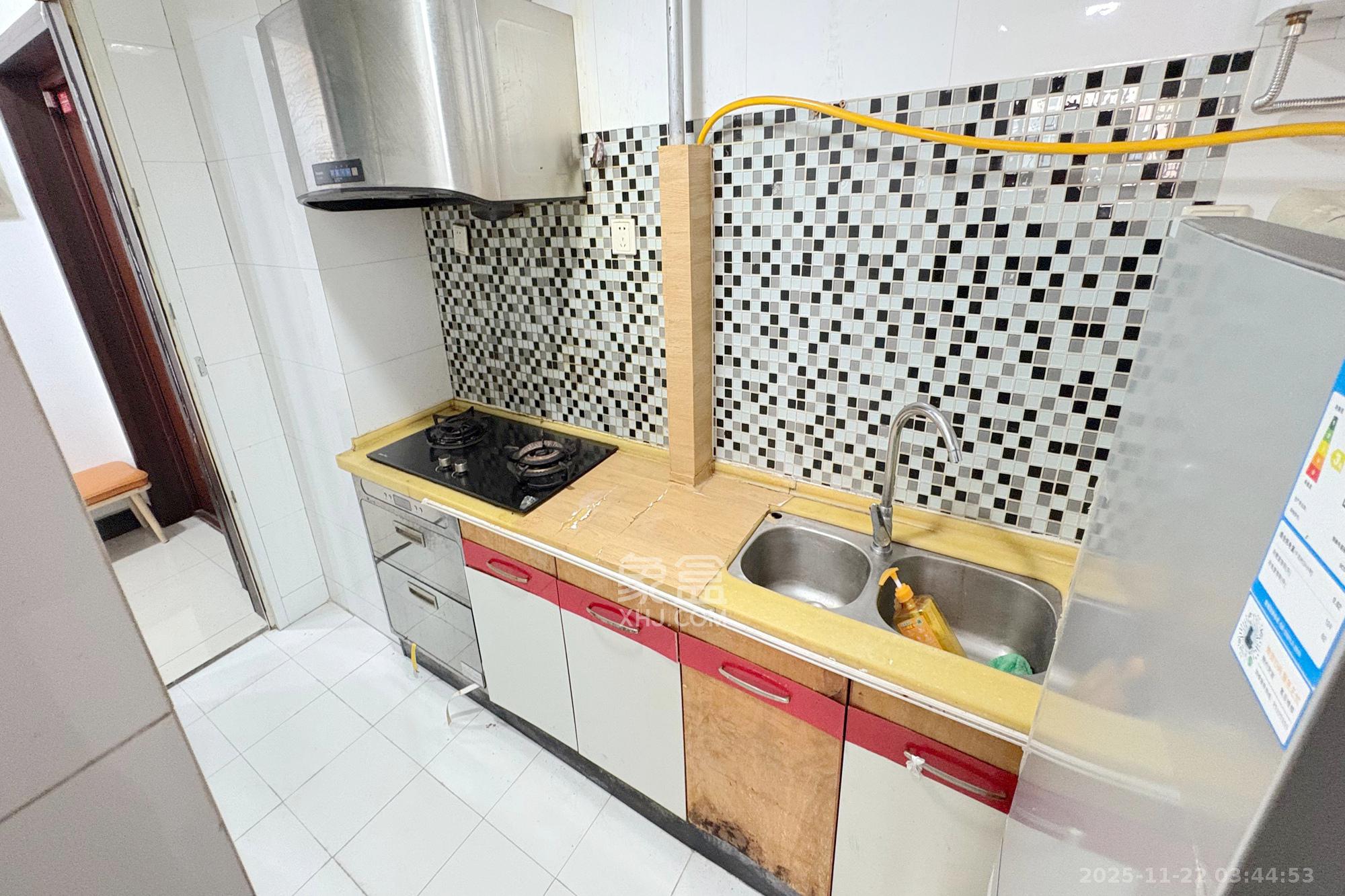 青和上座(上味舫大厦) 1室1厅1卫 33.0万 青和上座(上味舫大厦) 1室1厅1卫 33.0万厨房