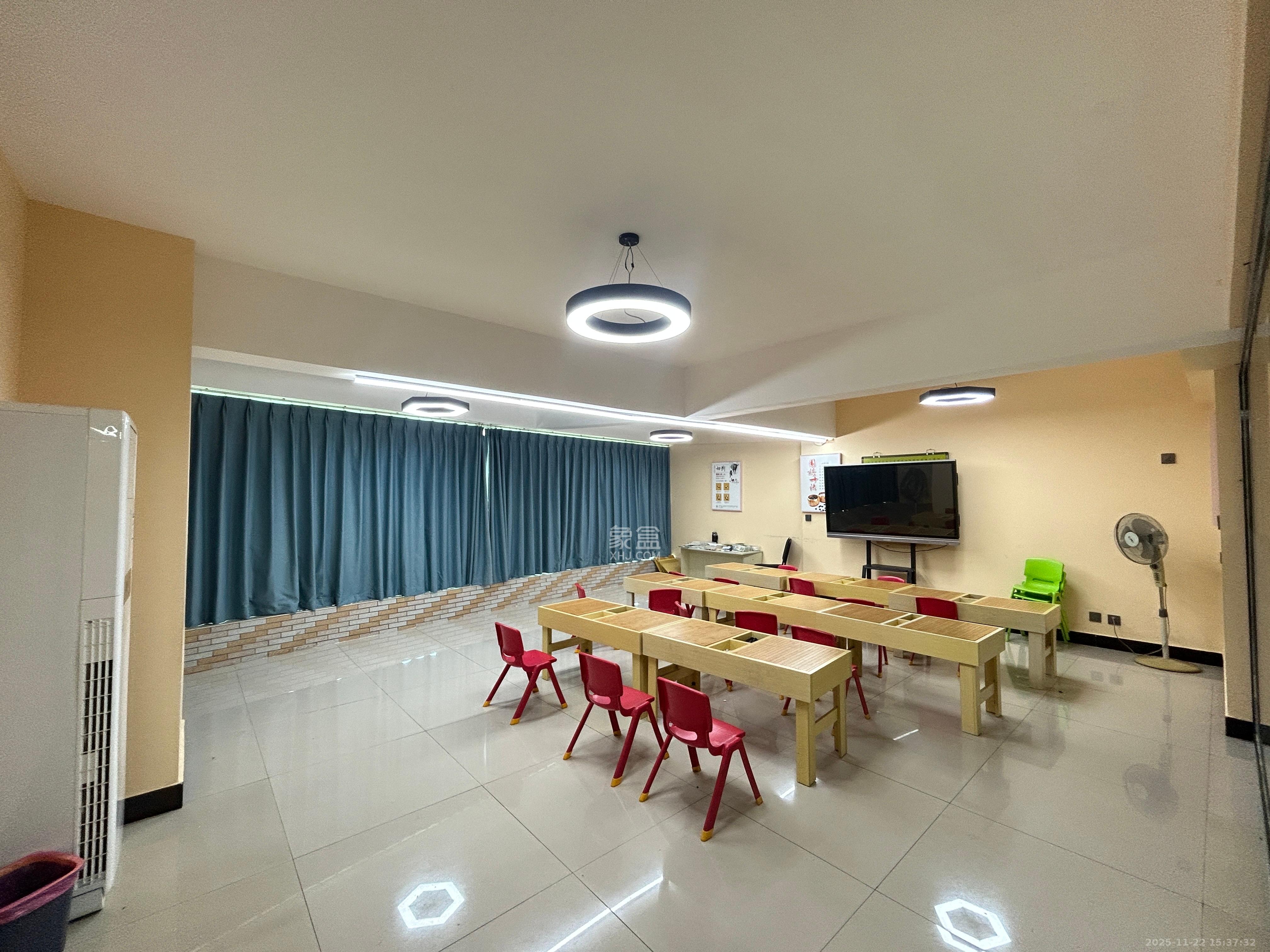 佳天国际新城 3室2厅2卫 4500.0元/月 佳天国际新城 3室2厅2卫 4500.0元/月室内图