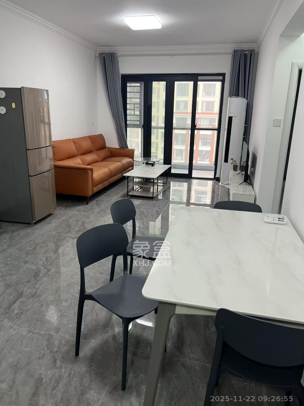 蔷薇国际 3室2厅1卫 1800.0元/月 蔷薇国际 3室2厅1卫 1800.0元/月室内图