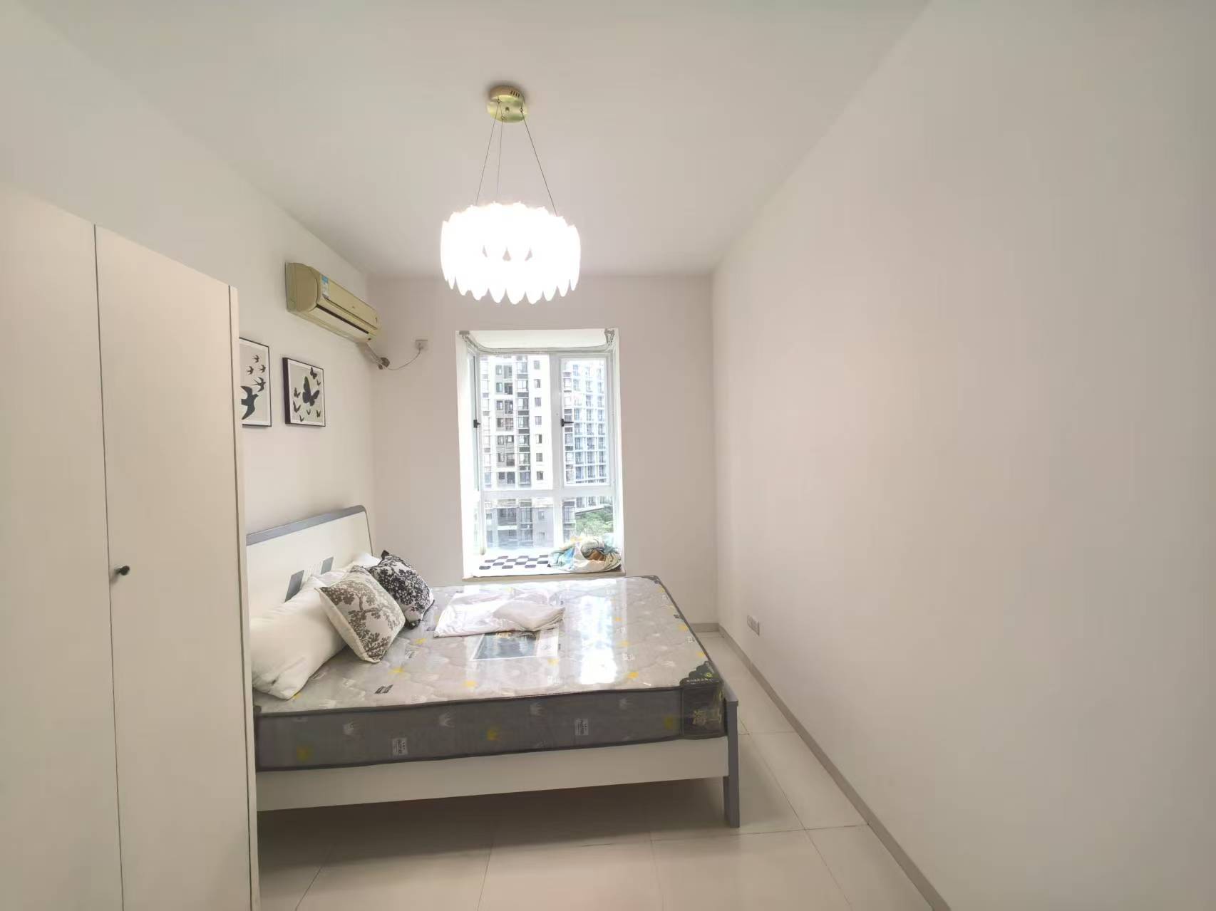 金域湾畔  3室2厅2卫    3300.0元/月室内图1