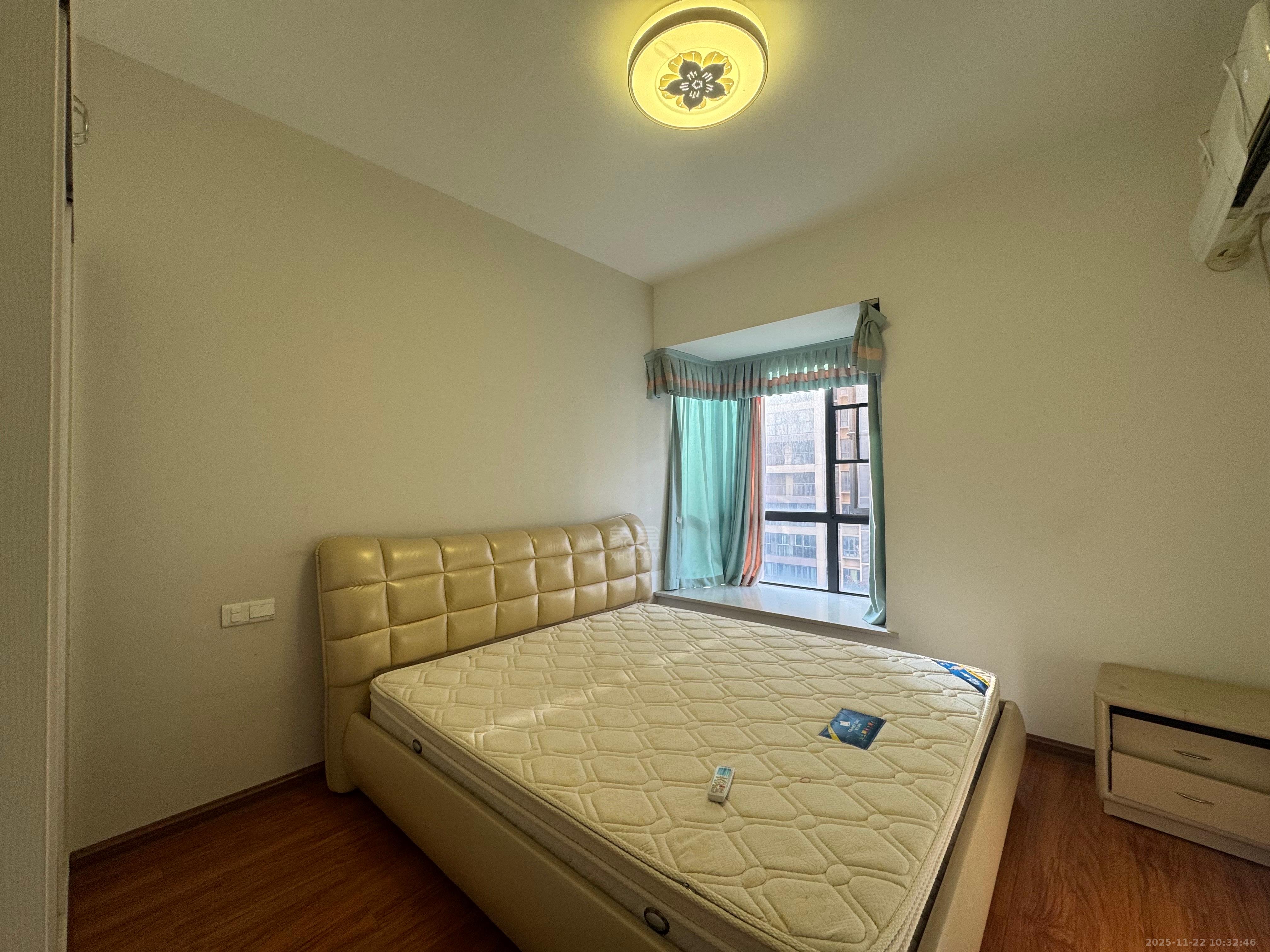 山水洲城华晨第一城  2室1厅1卫    1600.0元/月室内图