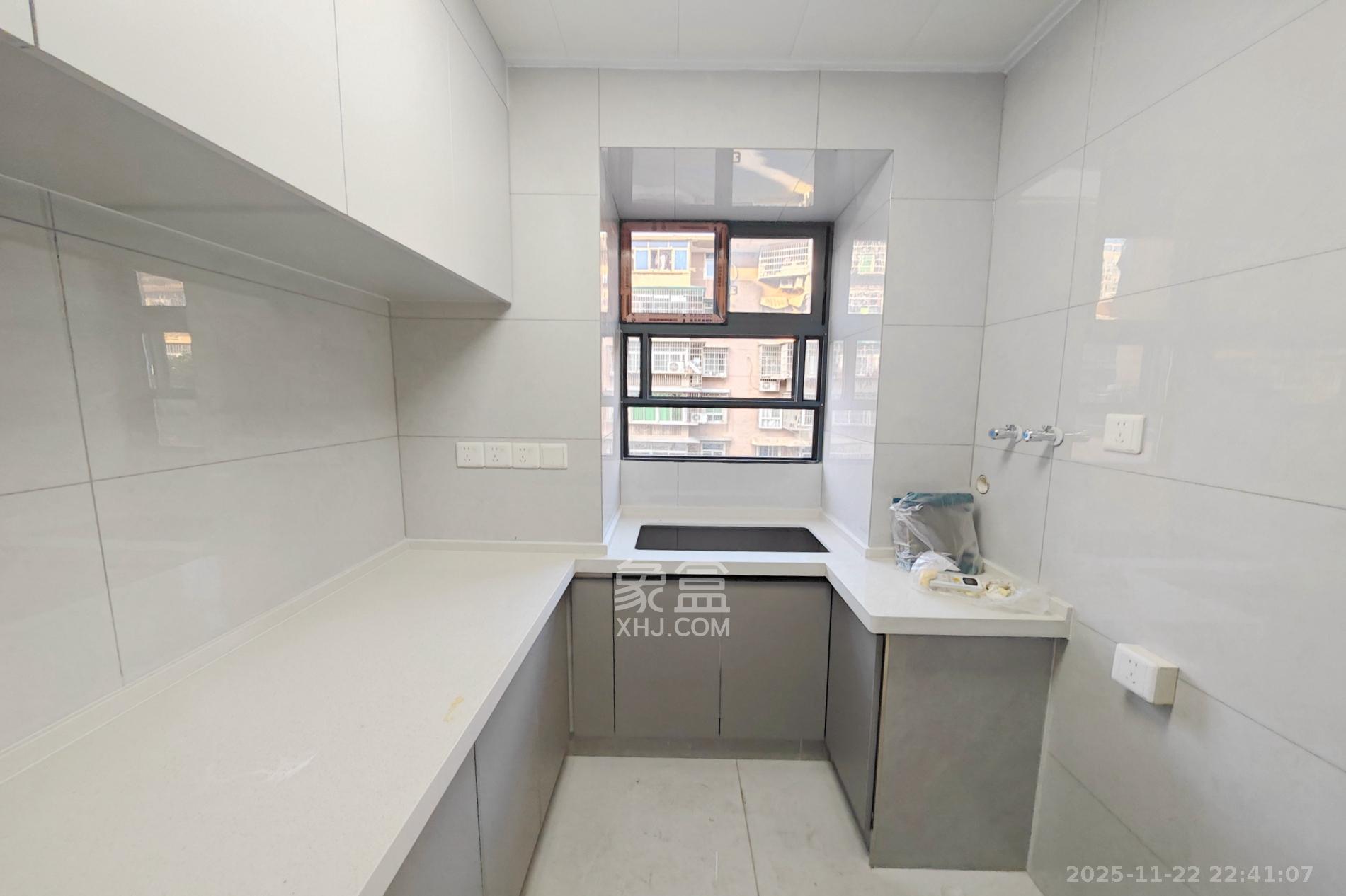 狮子山一片  2室1厅1卫    36.2万厨房