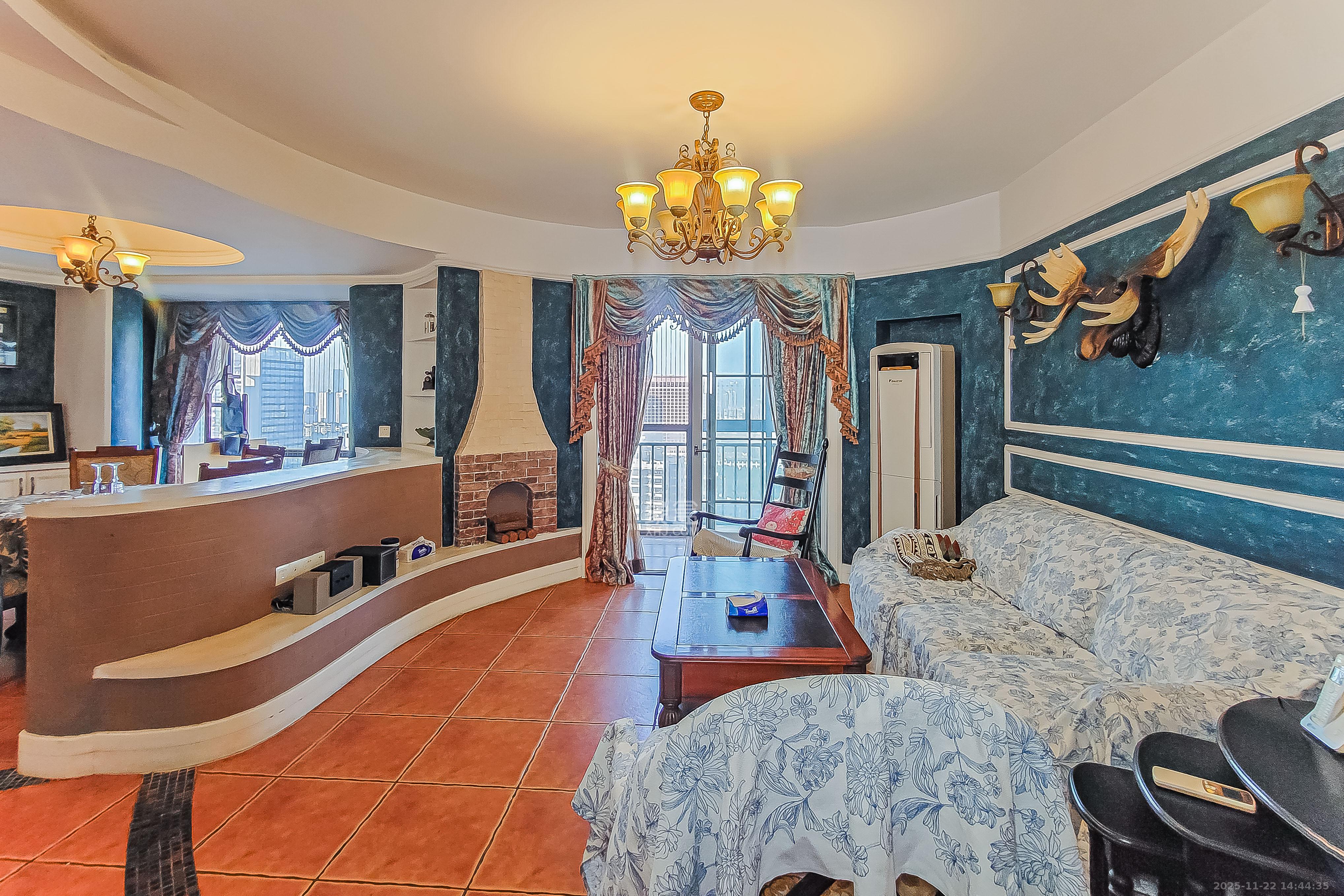 万博汇 3室2厅2卫 230.0万 万博汇 3室2厅2卫 230.0万客厅