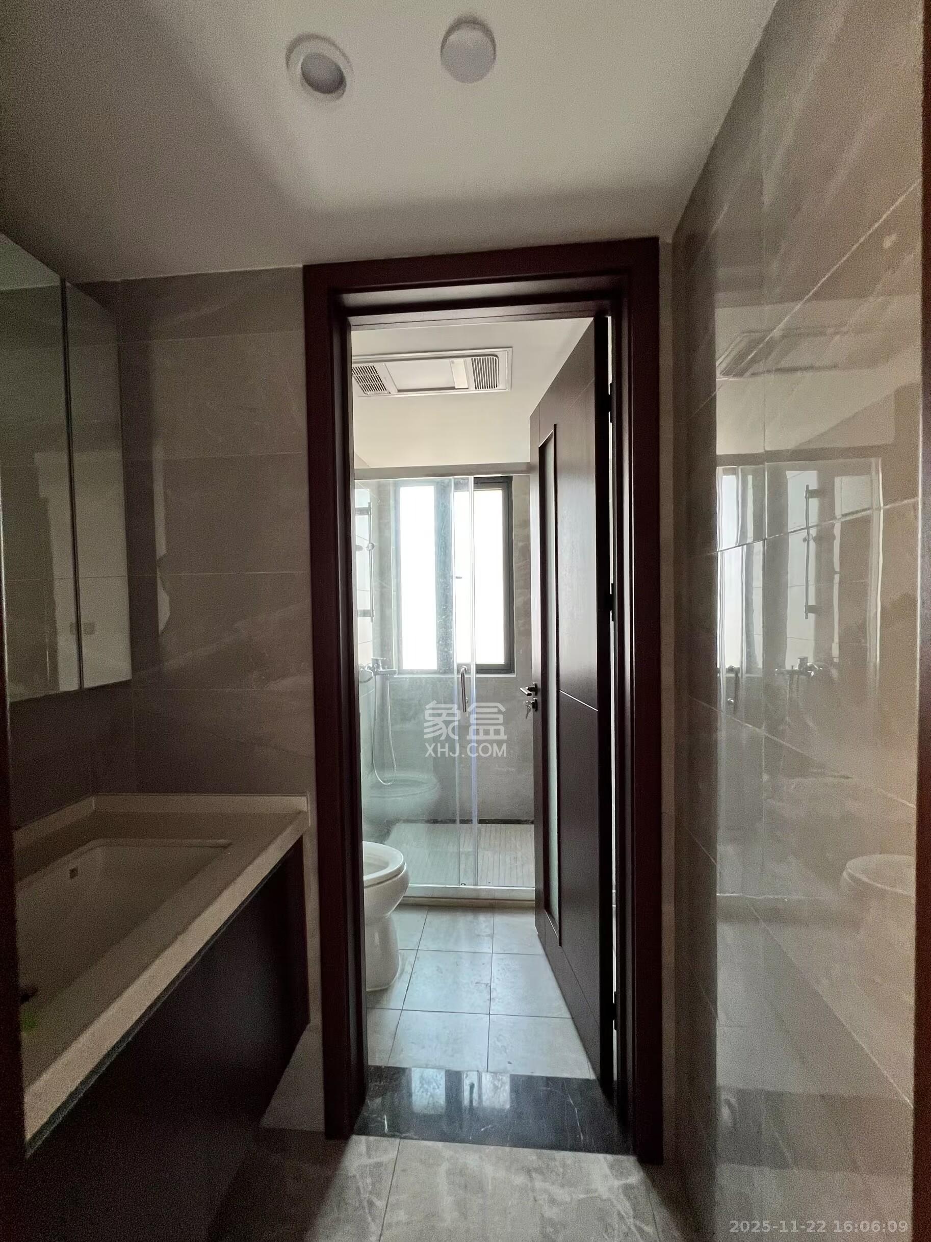 绿地长沙城际空间站(绿地新里佳苑) 4室2厅2卫 3400.0元/月 绿地长沙城际空间站(绿地新里佳苑) 4室2厅2卫 3400.0元/月室内图