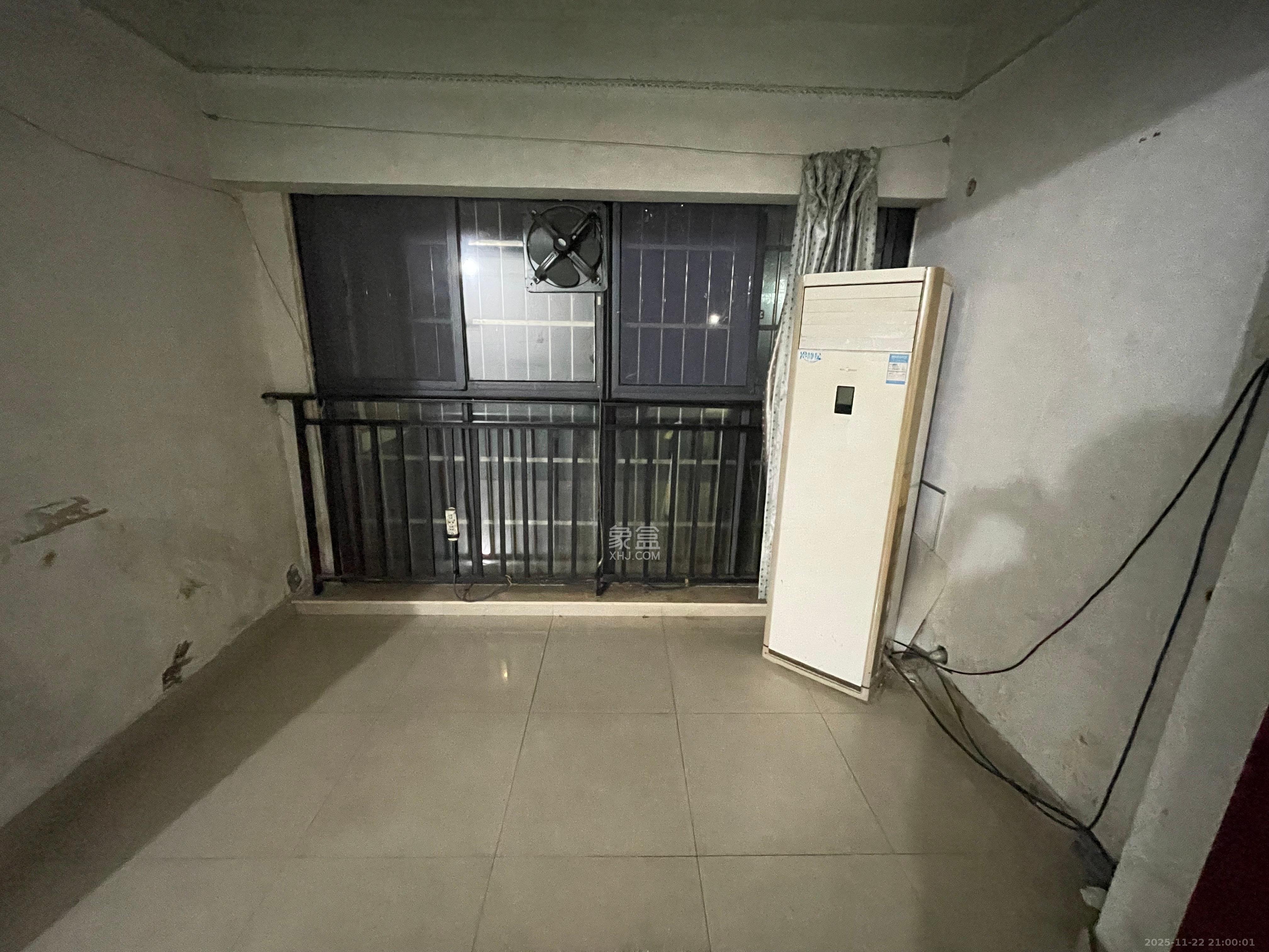 中城丽景香山园 3室2厅2卫 3900.0元/月 中城丽景香山园 3室2厅2卫 3900.0元/月室内图