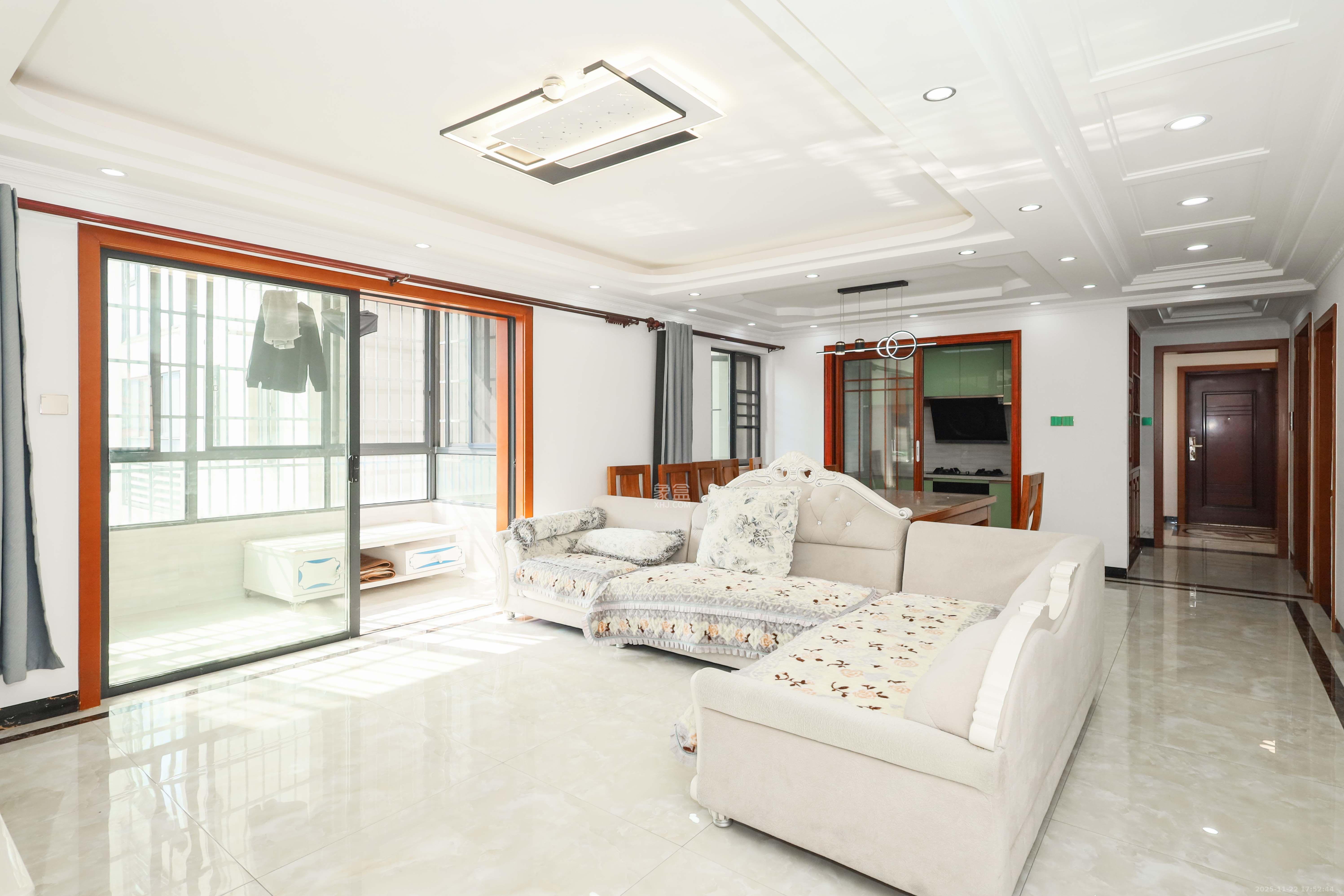 好莱城（弘德西街）  4室2厅1卫    2900.0元/月