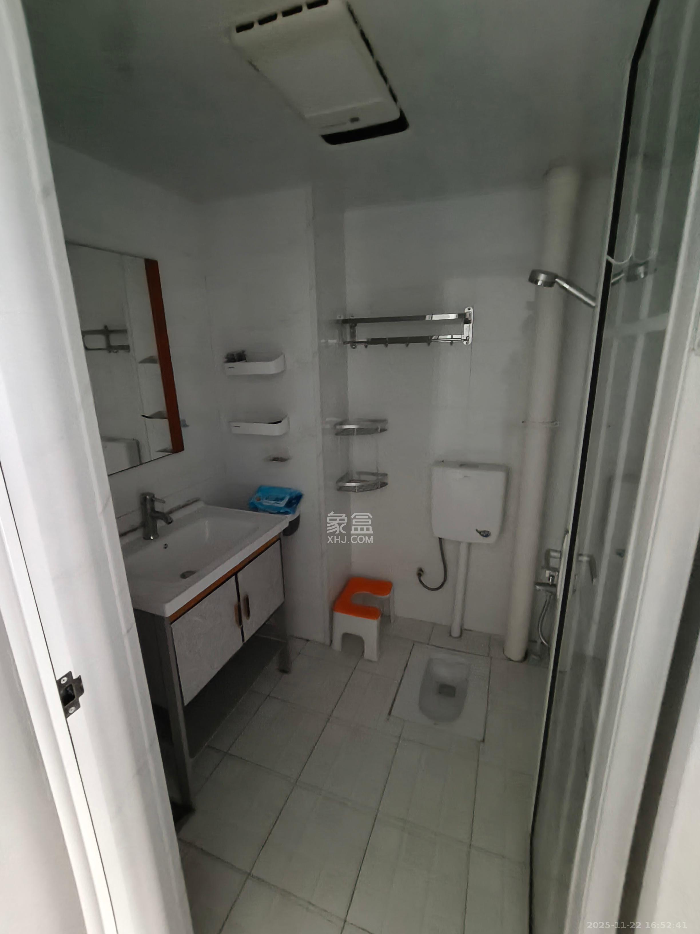 五一钻界  1室0厅1卫    2000.0元/月室内图