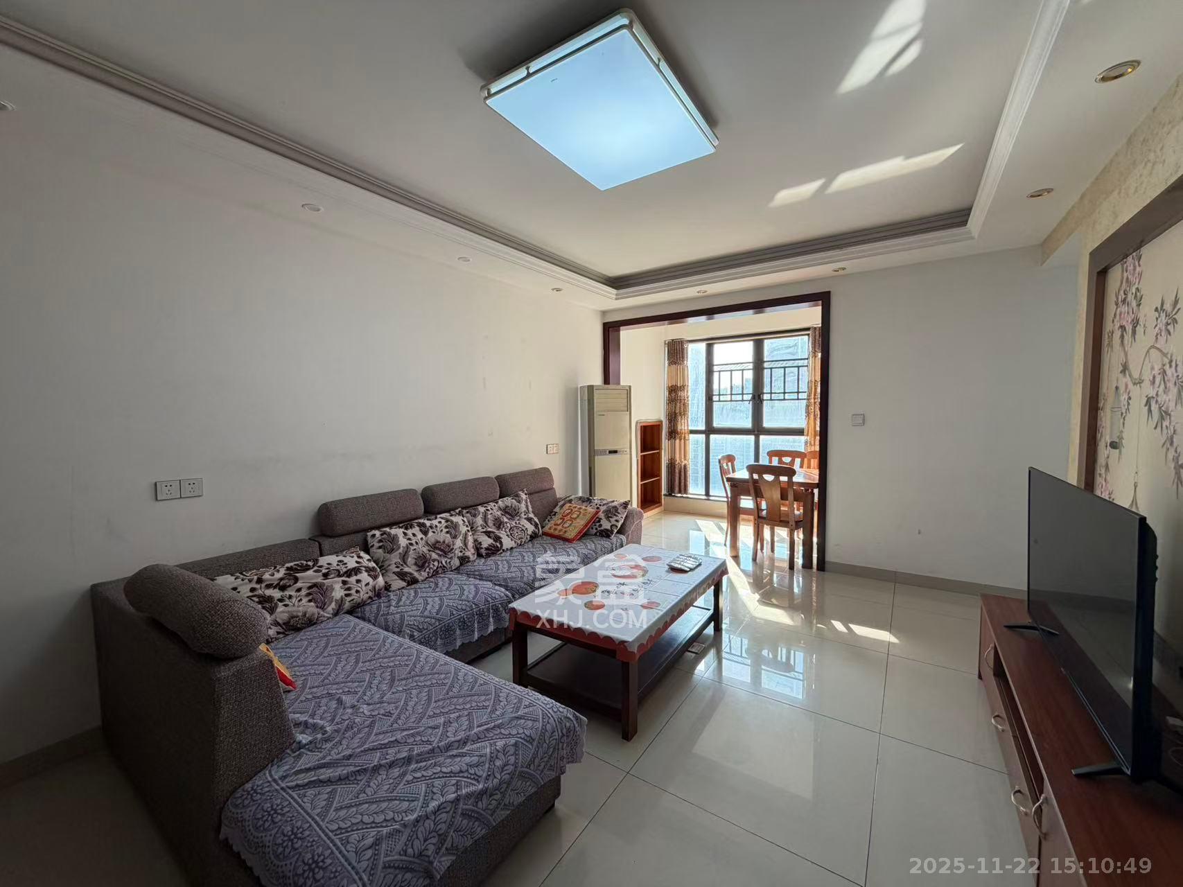 绿地之窗  3室1厅1卫    2200.0元/月