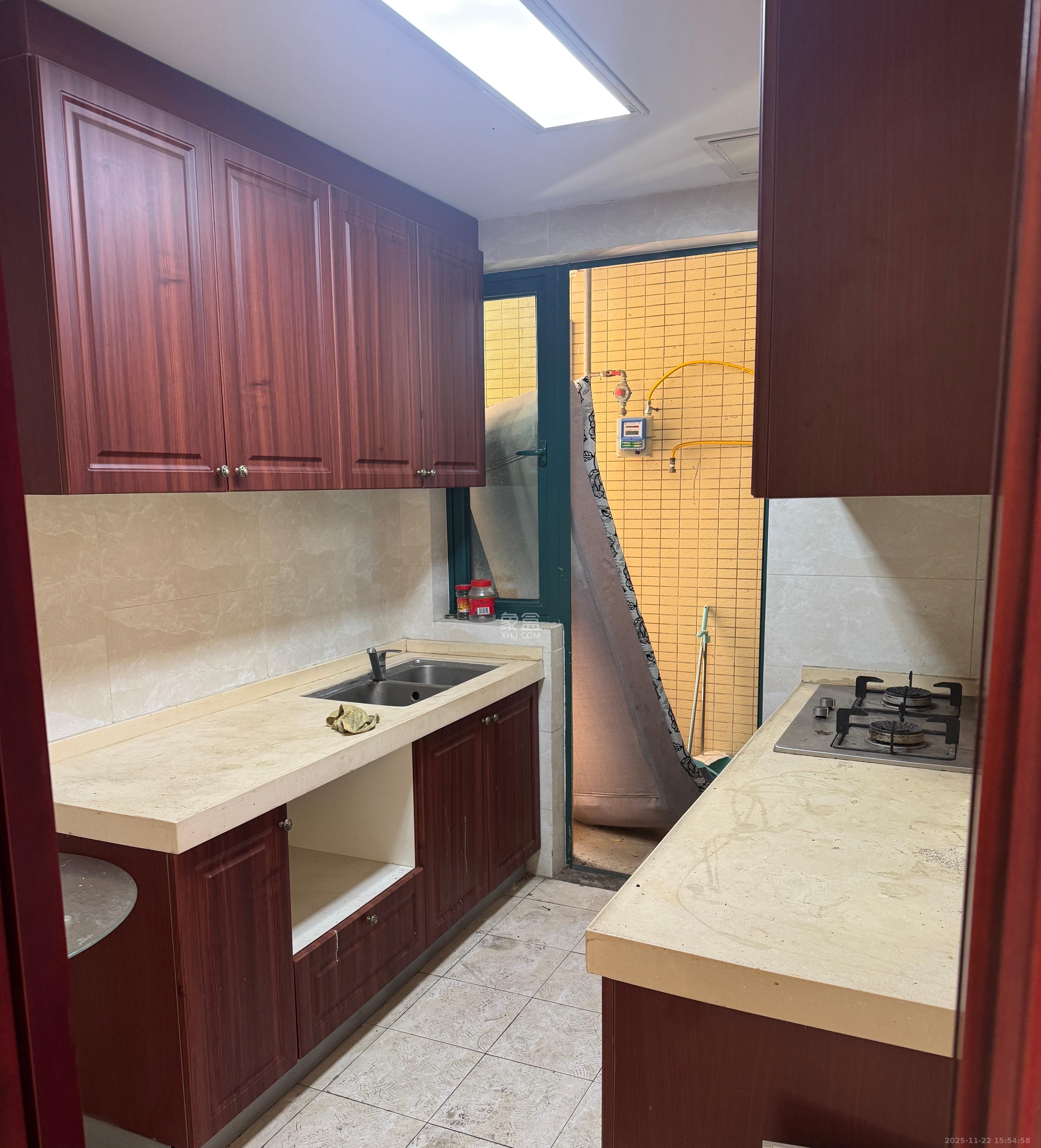 恒大雅苑 3室2厅2卫 2500.0元/月 恒大雅苑 3室2厅2卫 2500.0元/月室内图