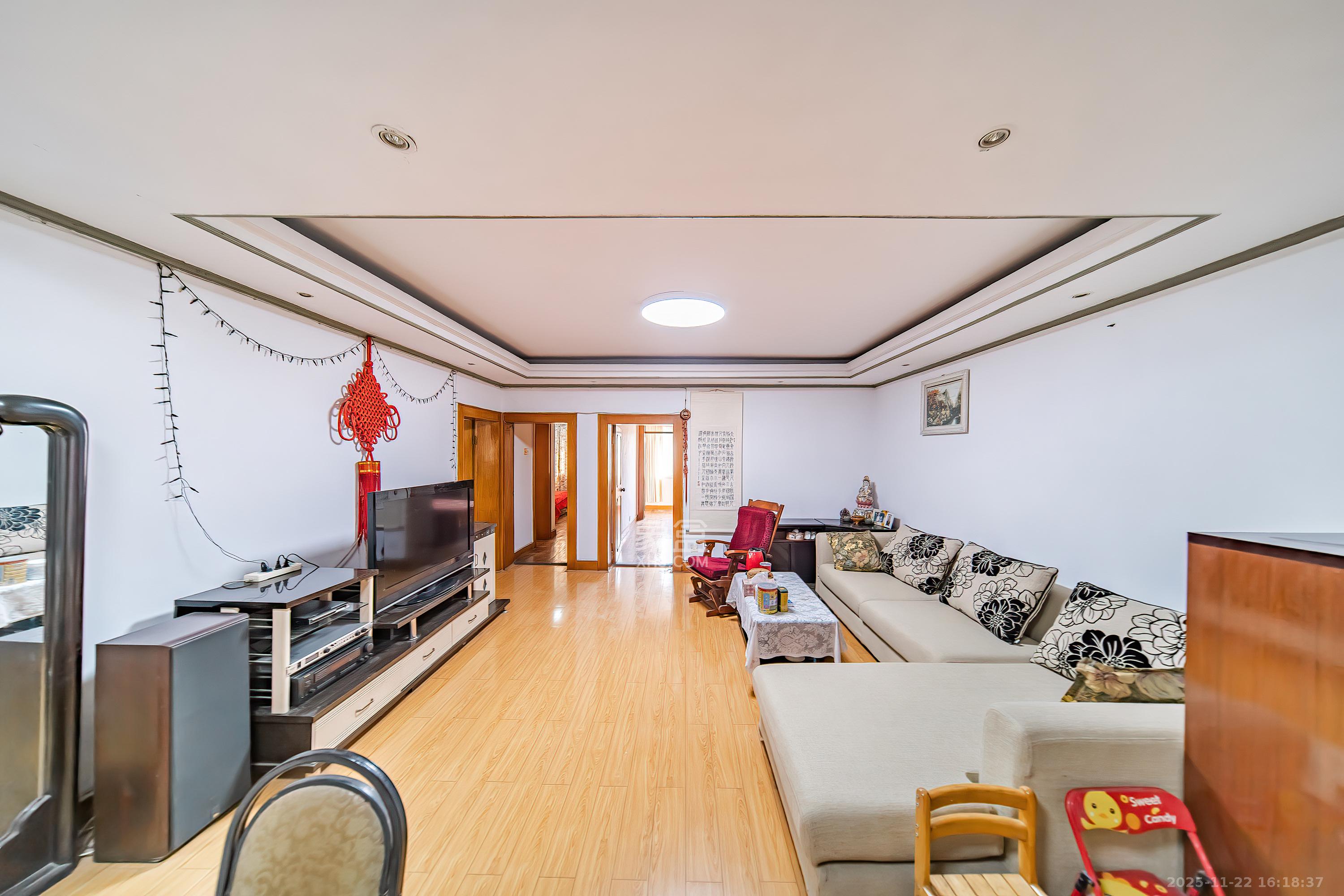 华侨公寓(九家湾) 3室2厅2卫 89.0万 华侨公寓(九家湾) 3室2厅2卫 89.0万其他